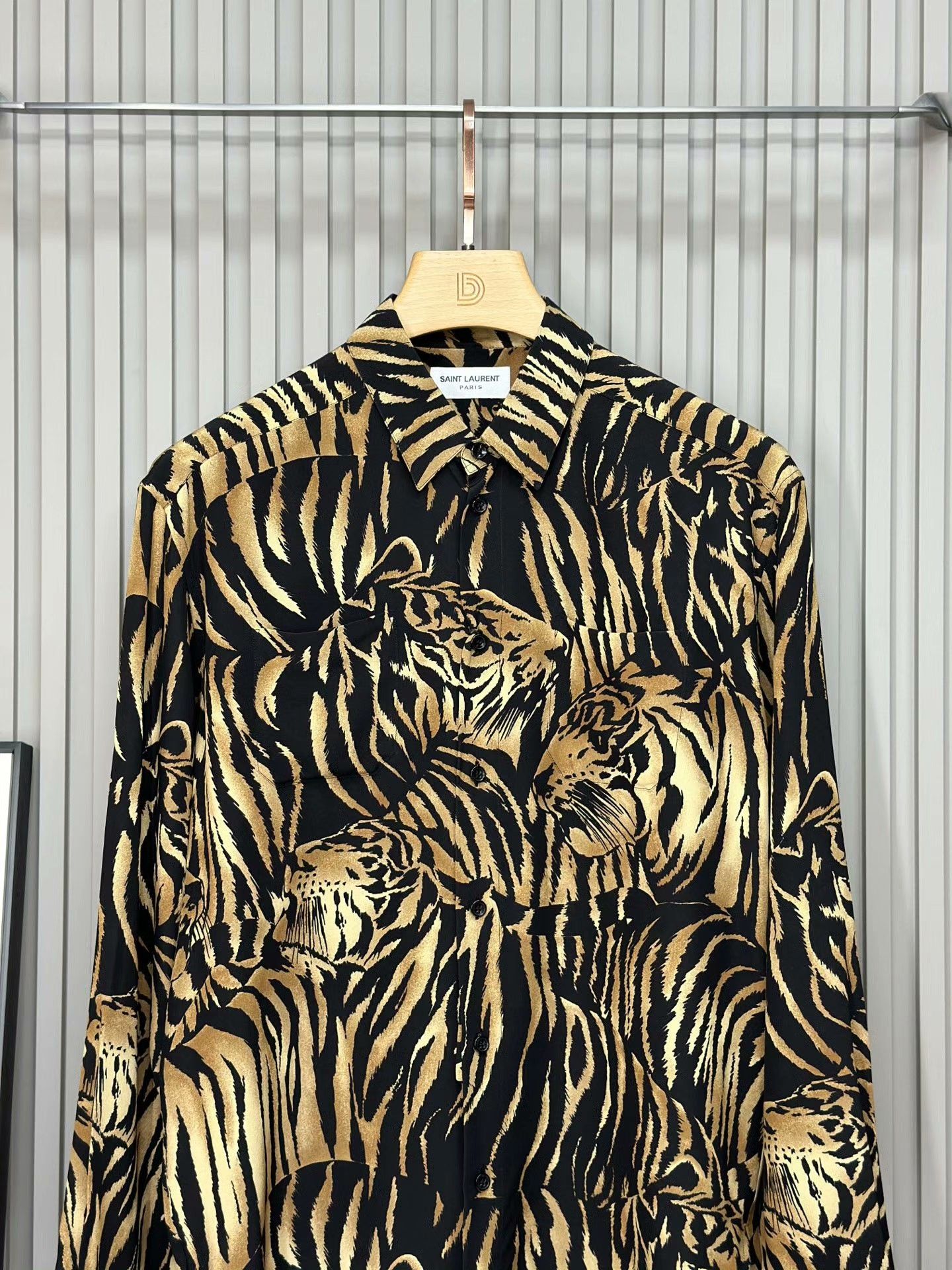 Saint Laurent Paris SAINT LAURENT Tiger Print Silk Shirt Size US M / EU 48-50 / 2 - 3 Thumbnail