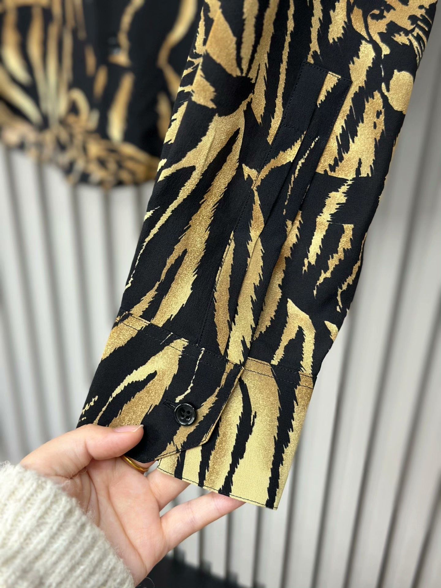 Saint Laurent Paris SAINT LAURENT Tiger Print Silk Shirt Size US M / EU 48-50 / 2 - 4 Thumbnail