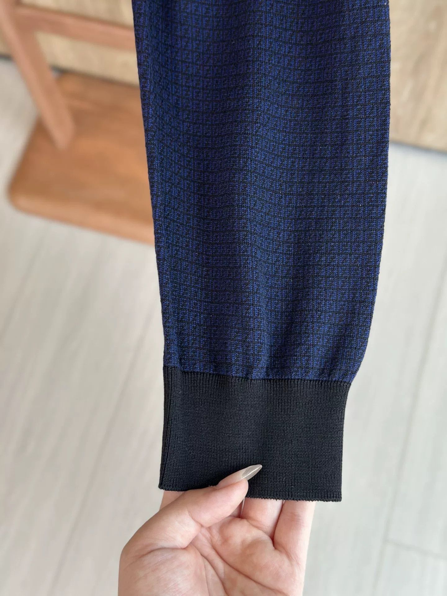 Fendi FENDI Dark Blue Crew Neck Wool Sweater Size US S / EU 44-46 / 1 - 4 Thumbnail