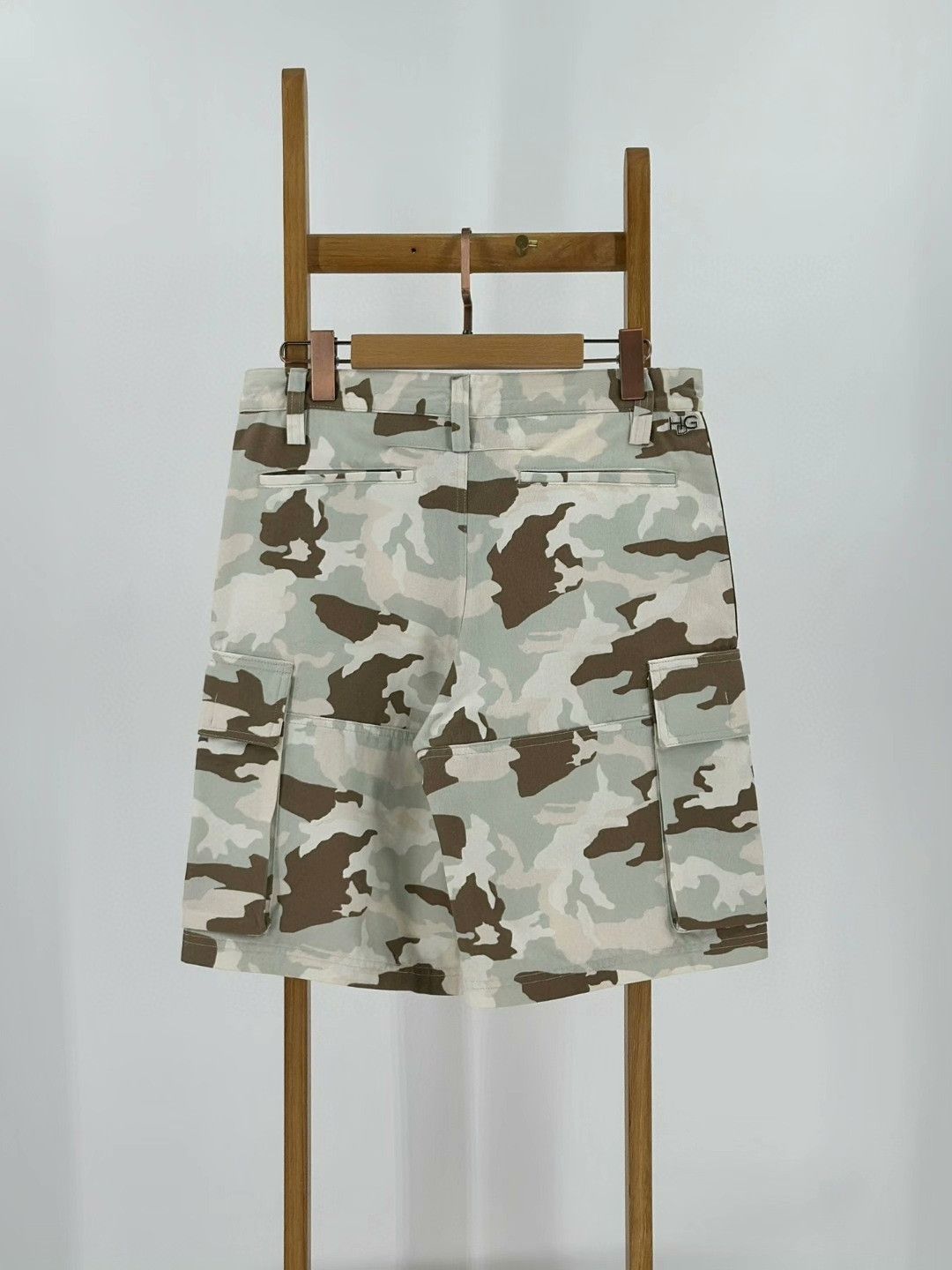 Givenchy GIVENCHY Camouflage Casual Shorts Size US 34 / EU 50 - 2 Thumbnail