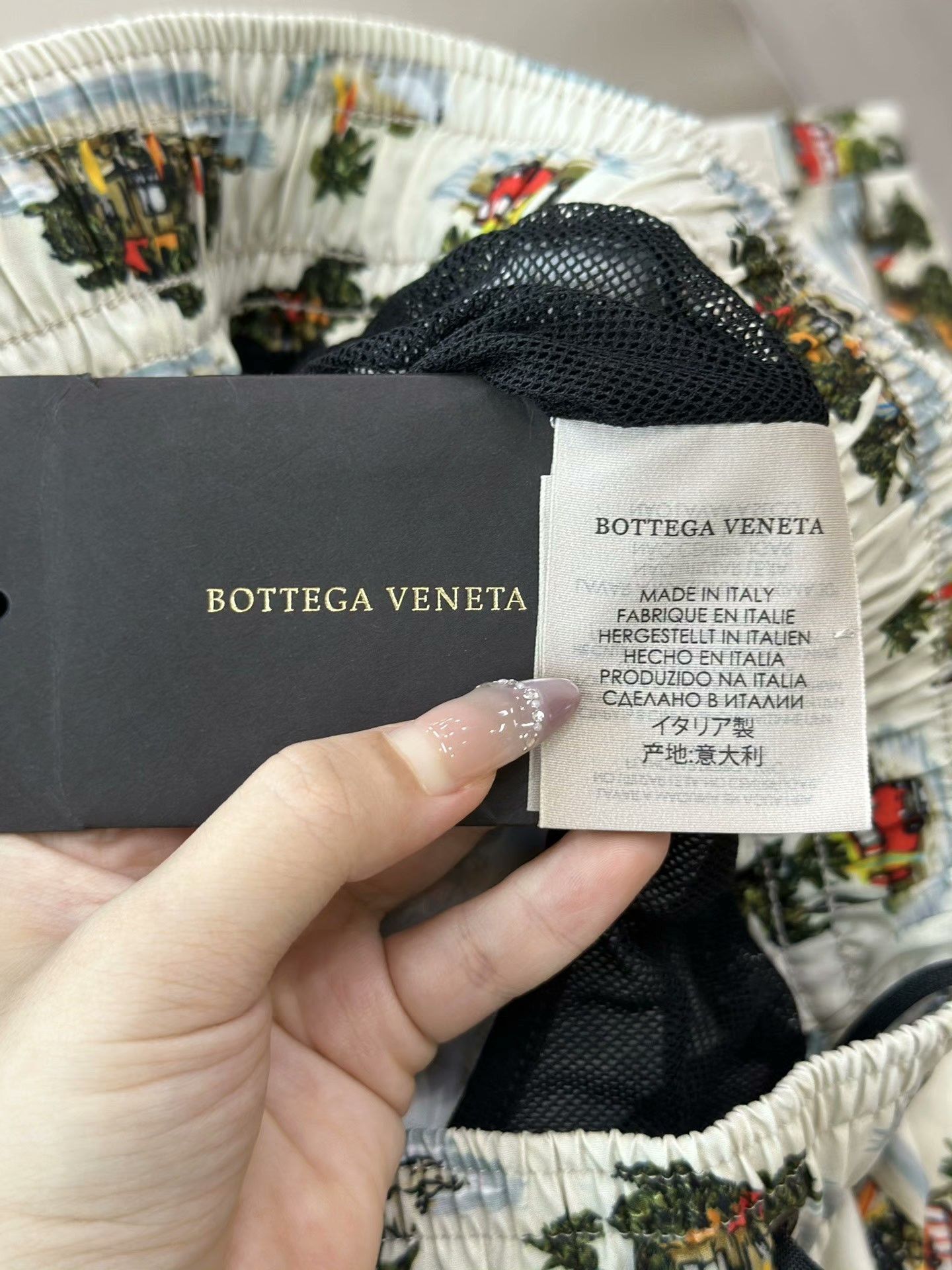 Bottega Veneta Bottega Veneta Elastic Waist Beach Shorts Size US 30 / EU 46 - 5 Thumbnail