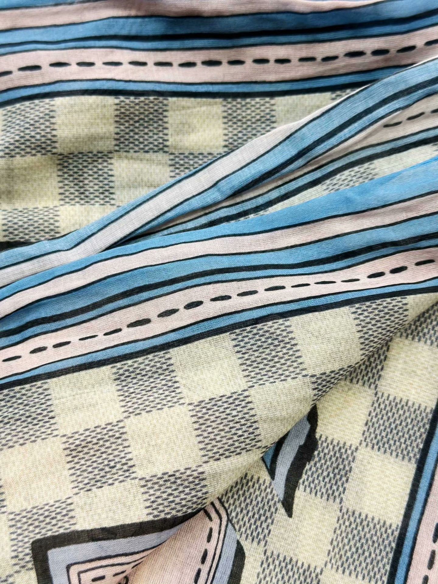 Louis Vuitton Louis Vuitton Damier Check Scarf Size ONE SIZE - 5 Thumbnail