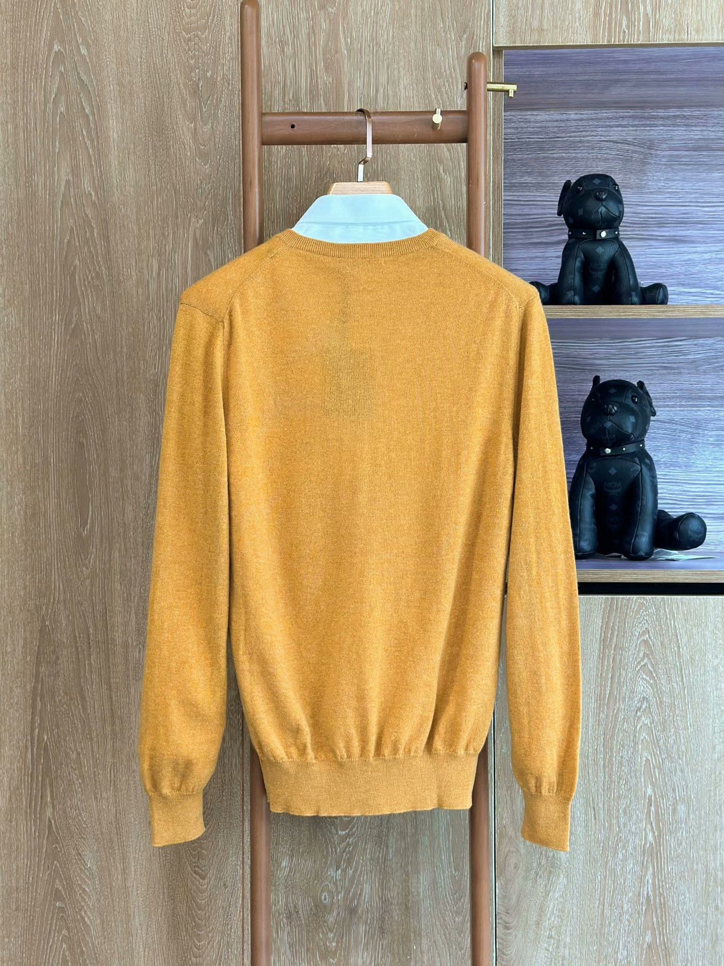 Ermenegildo Zegna Ermenegildo Zegna Yellow V-Neck Cashmere Sweater Size US M / EU 48-50 / 2 - 2 Thumbnail