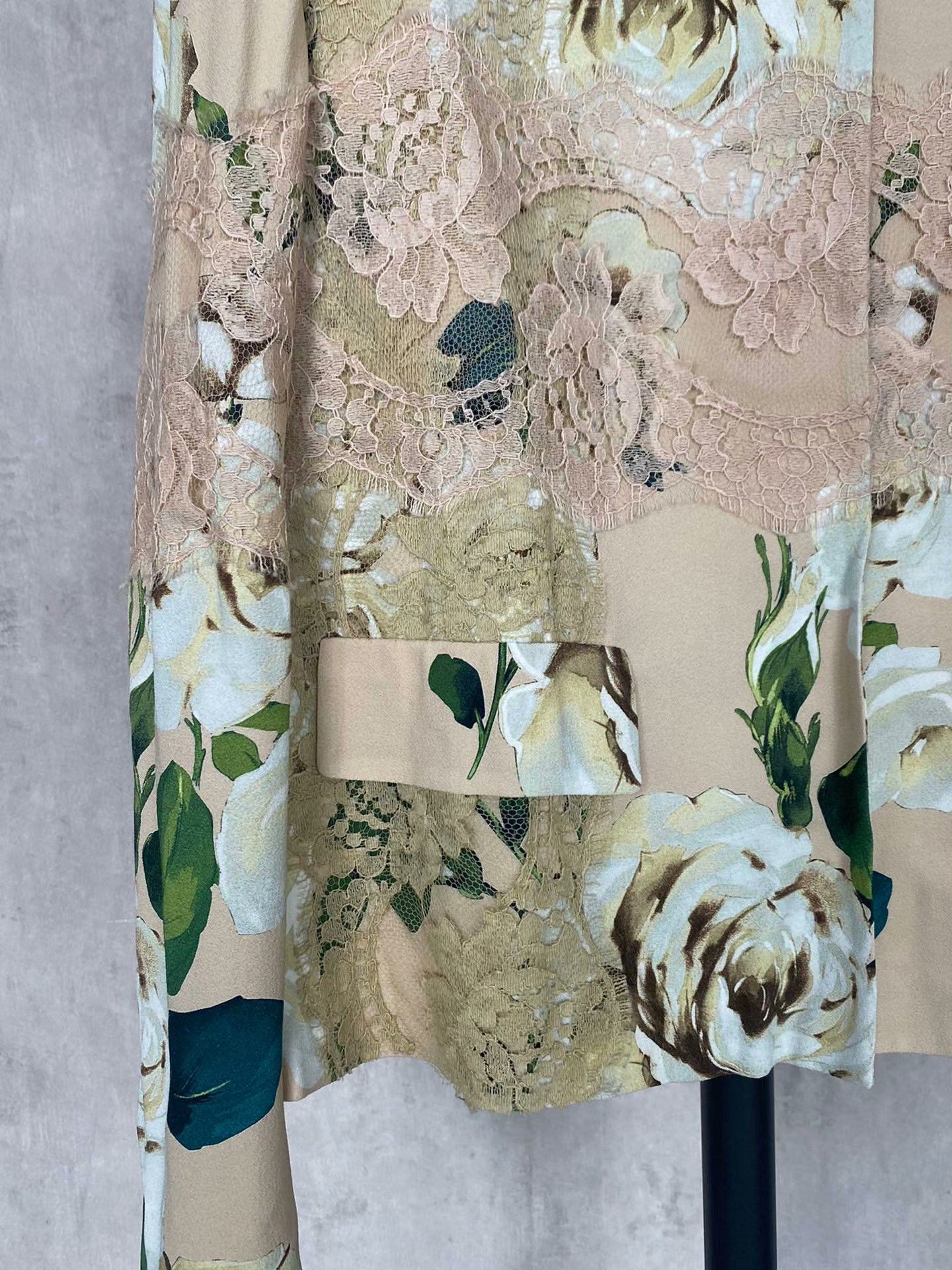 Dolce & Gabbana Dolce & Gabbana Classic Lily Women's Coat Size M / US 6-8 / IT 42-44 - 5 Thumbnail