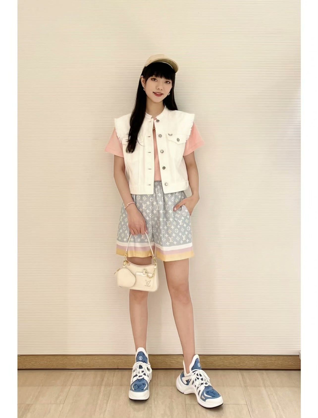 Louis Vuitton LV Silk Shorts Size 40" / US 18 - 2 Thumbnail