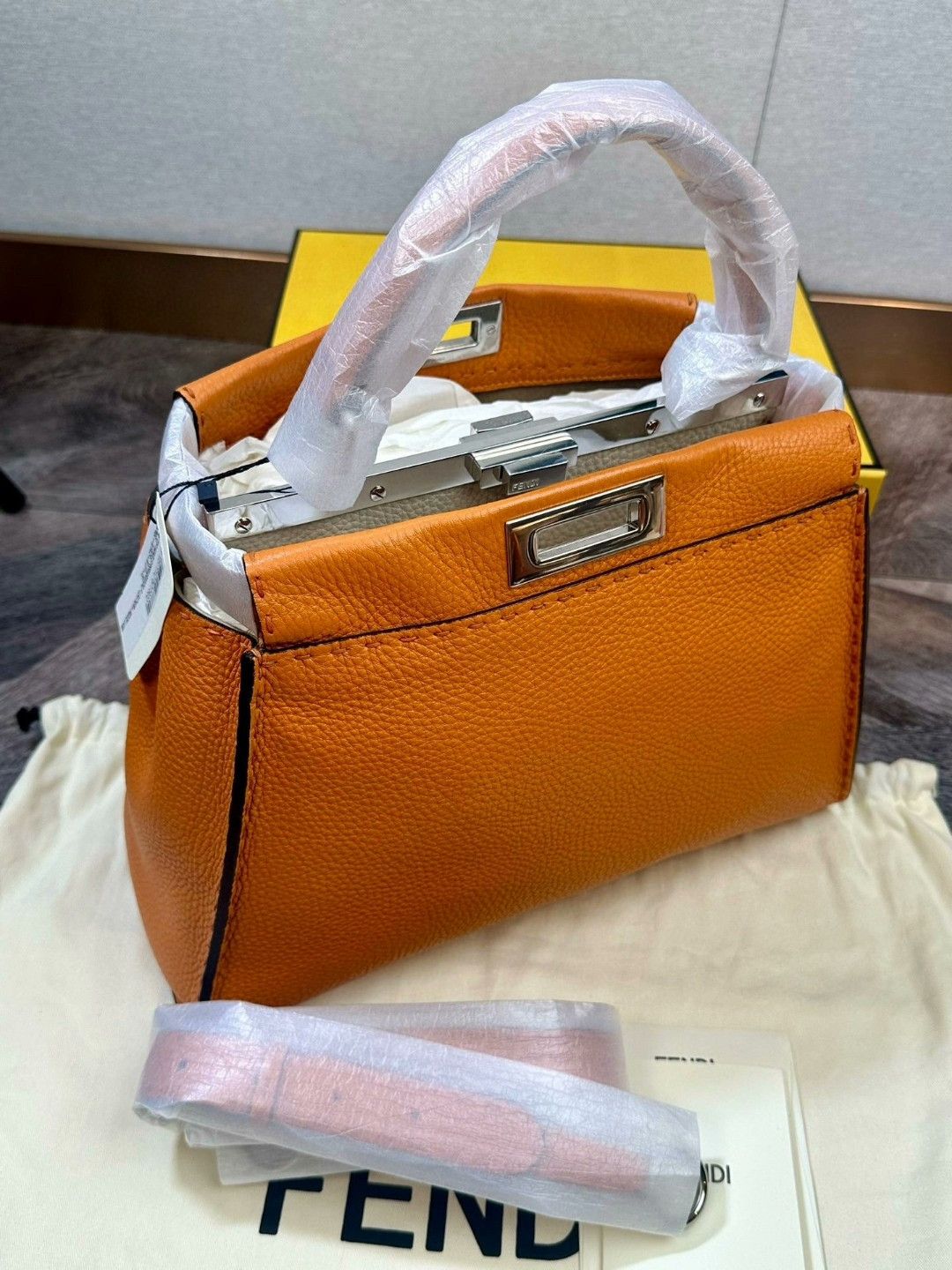 Fendi Fendi Peekaboo Medium Orange Size ONE SIZE - 8 Thumbnail