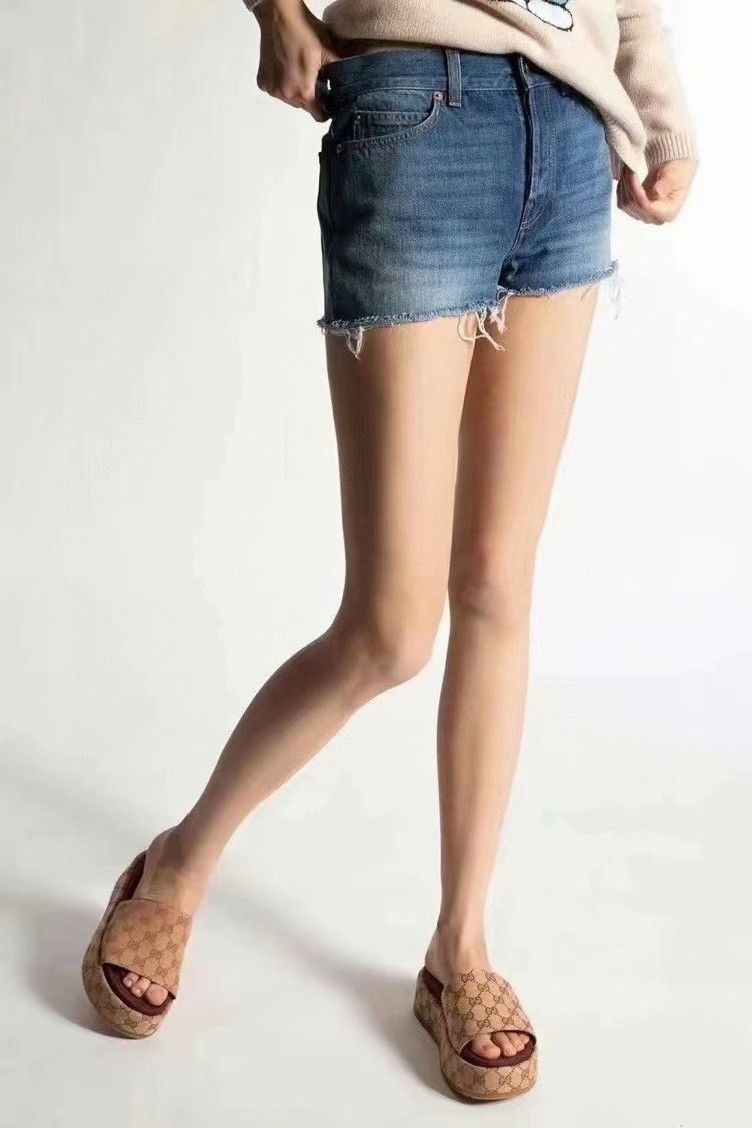 Gucci Gucci SS21 x Donald Duck Denim Shorts Women Size 24" / US 00 / IT 34 - 9 Thumbnail