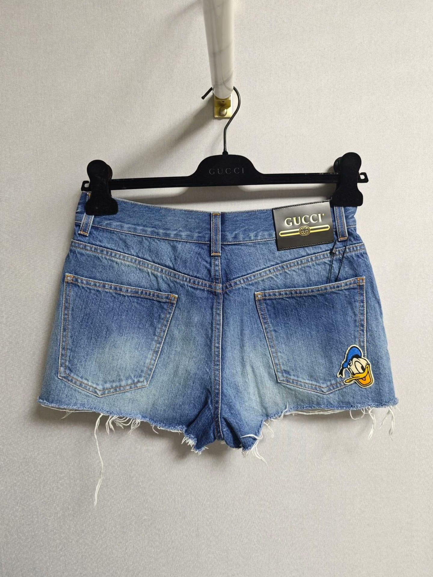 Gucci Gucci SS21 x Donald Duck Denim Shorts Women Size 24" / US 00 / IT 34 - 2 Thumbnail