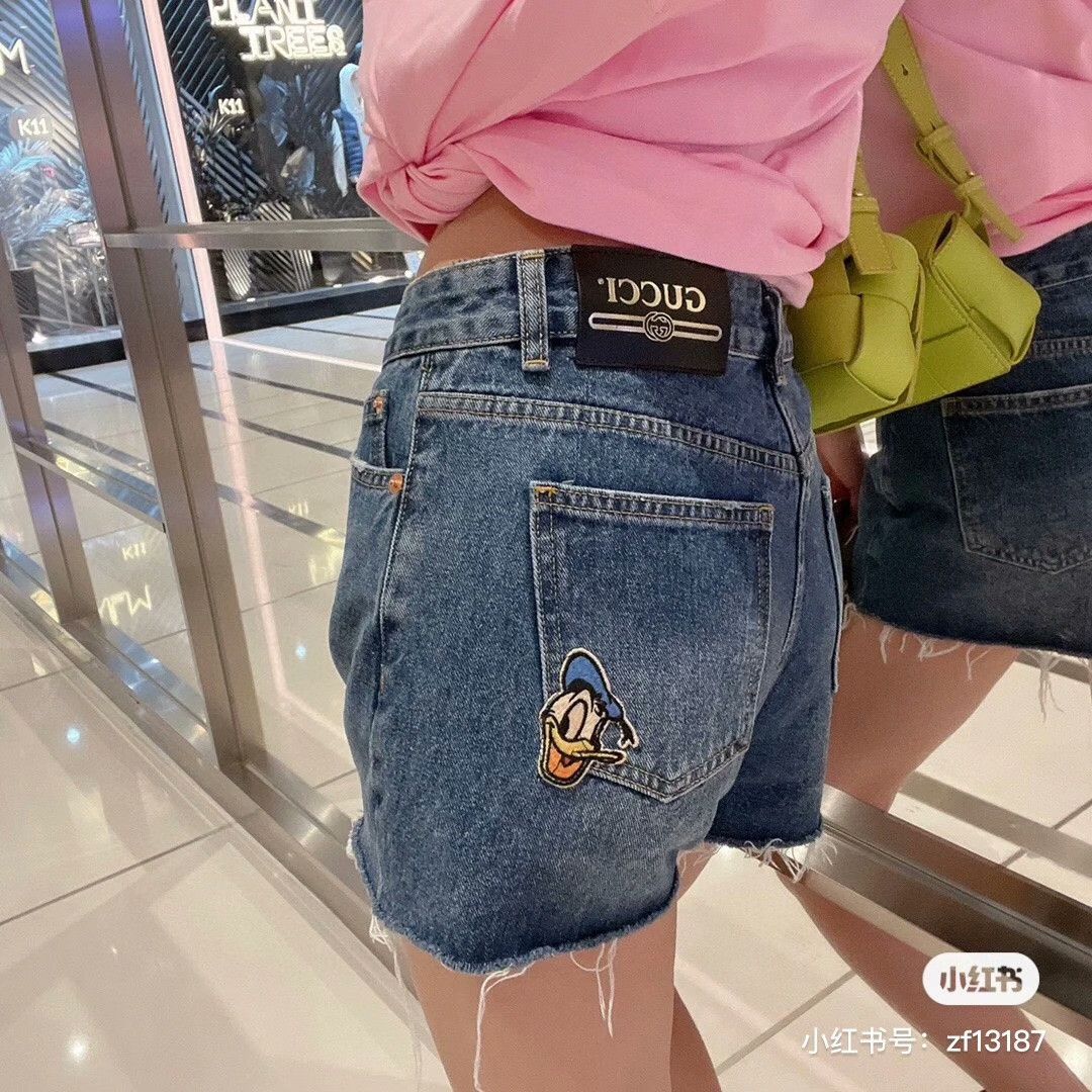 Gucci Gucci SS21 x Donald Duck Denim Shorts Women Size 24" / US 00 / IT 34 - 5 Thumbnail