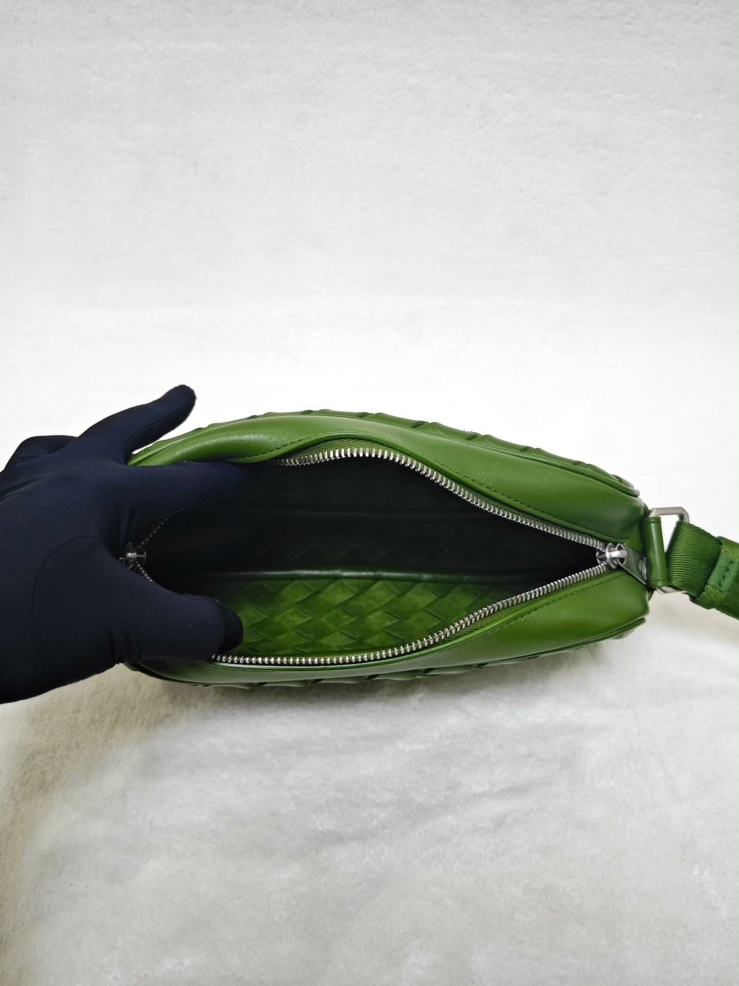 Bottega Veneta Bottega Veneta Intrecciato Lambskin Green Crossbody Size ONE SIZE - 4 Thumbnail