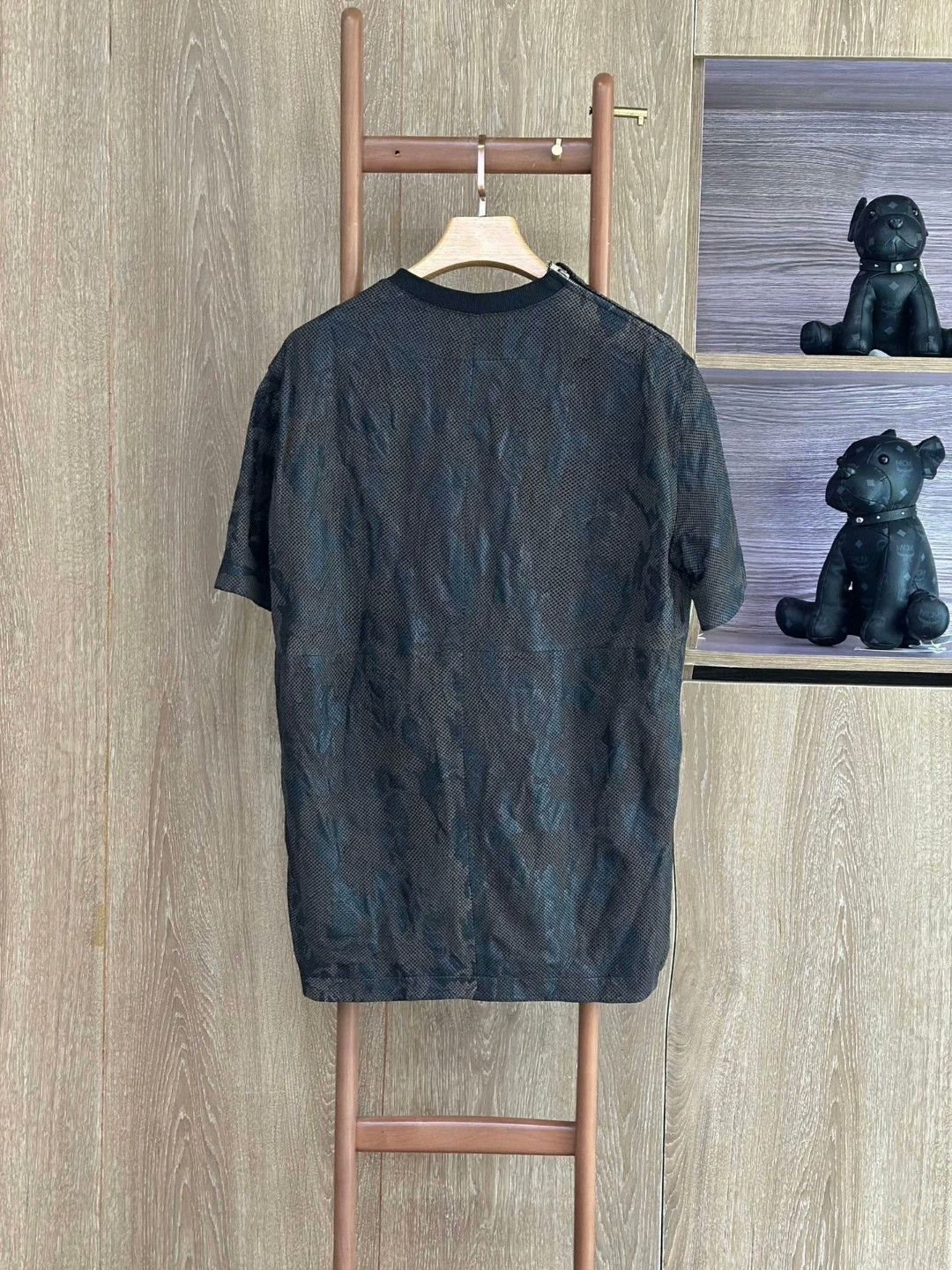 Givenchy GIVENCHY Black Coffee Sheepskin Crew Neck T-shirt Size US M / EU 48-50 / 2 - 2 Thumbnail