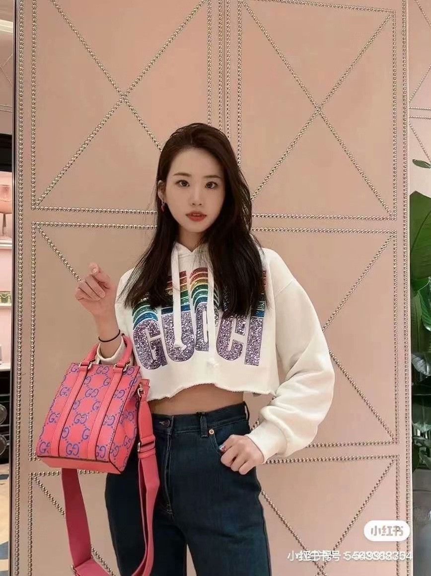 Gucci Gucci Sequin Cropped Sweatshirt Size XXS / US 00 / IT 34 - 5 Thumbnail