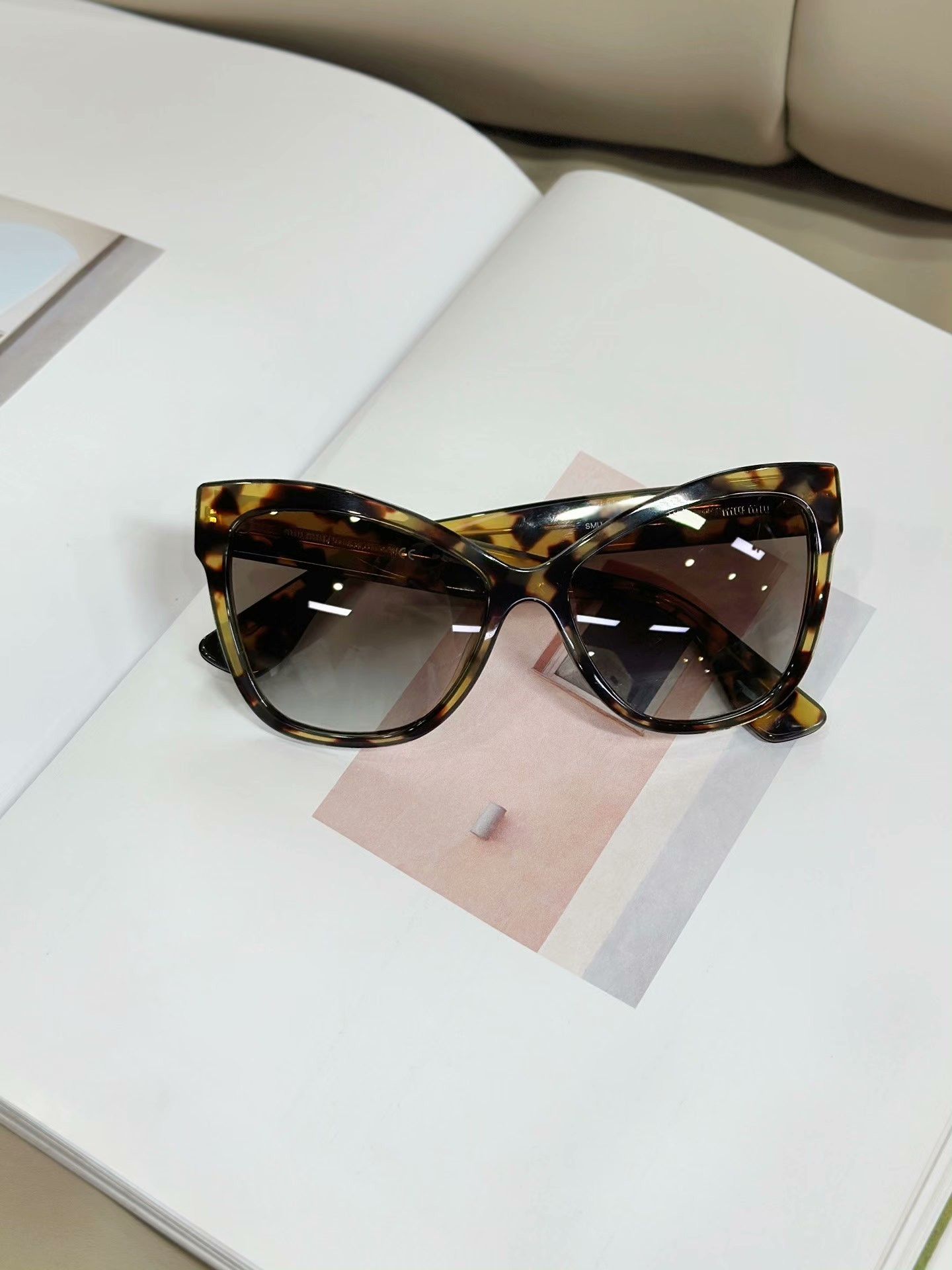 Miu Miu MIUMIU Tortoiseshell Cat Eye Sunglasses Size ONE SIZE - 2 Thumbnail