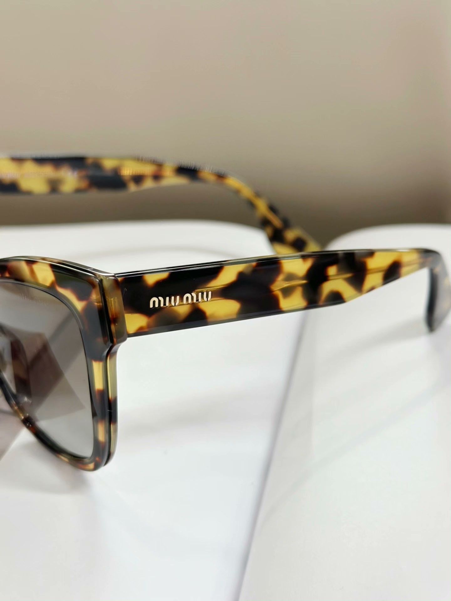 Miu Miu MIUMIU Tortoiseshell Cat Eye Sunglasses Size ONE SIZE - 6 Thumbnail