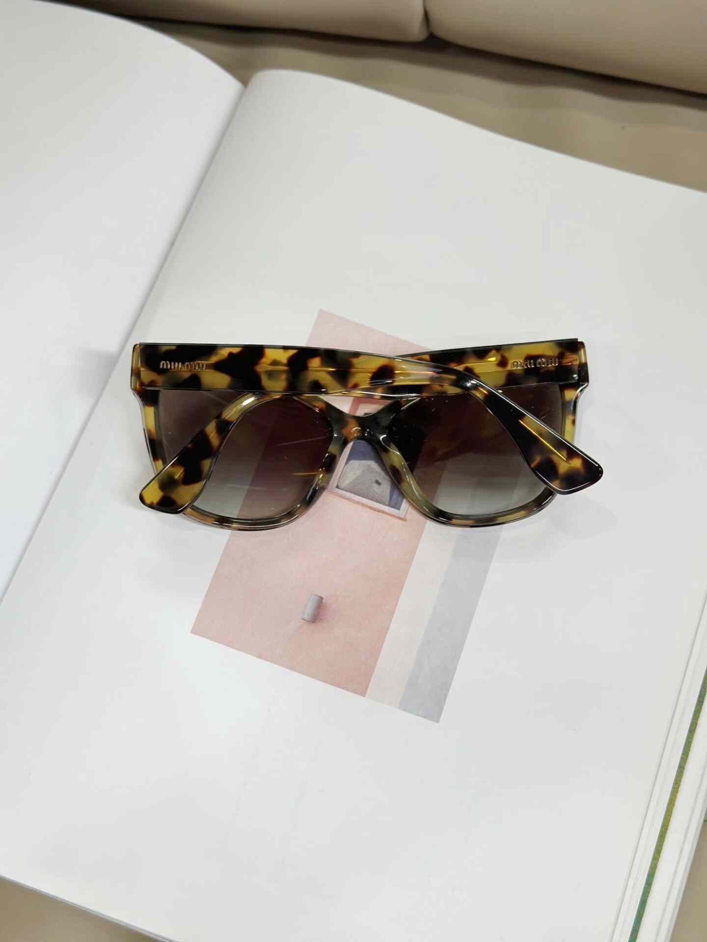Miu Miu MIUMIU Tortoiseshell Cat Eye Sunglasses Size ONE SIZE - 3 Thumbnail