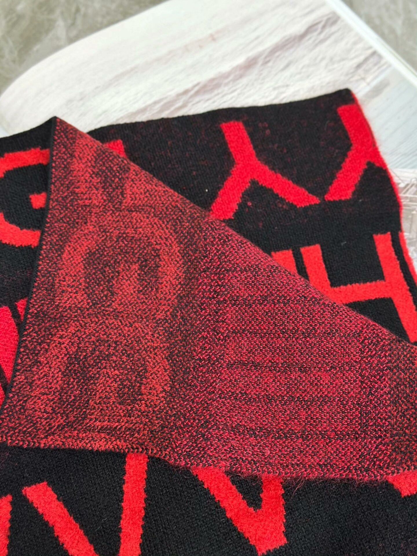Givenchy GIVENCHY Black Red Casual Printed Scarf Size ONE SIZE - 4 Thumbnail