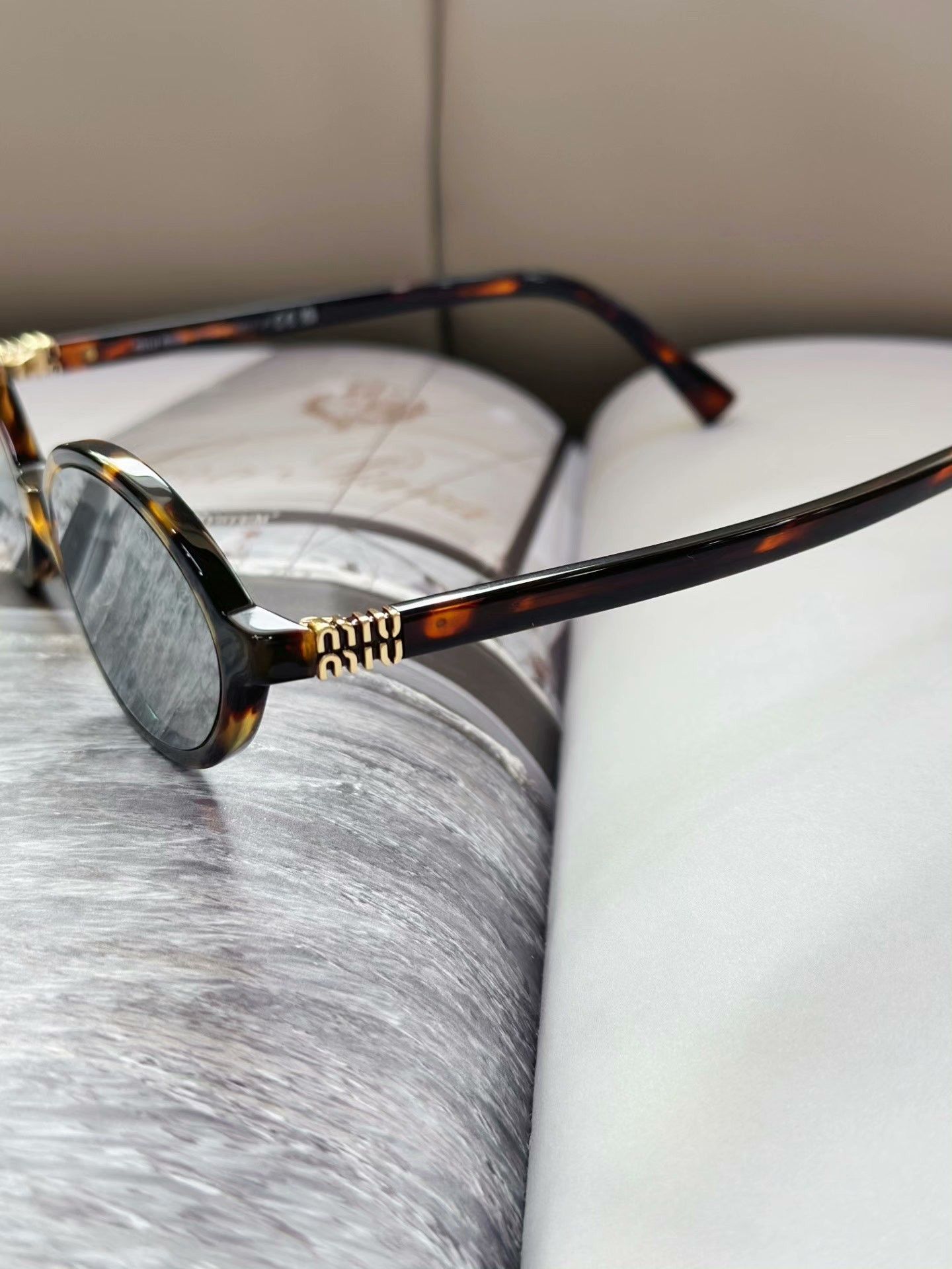 Miu Miu Miu Miu Tortoiseshell Oval Sunglasses Size ONE SIZE - 6 Thumbnail