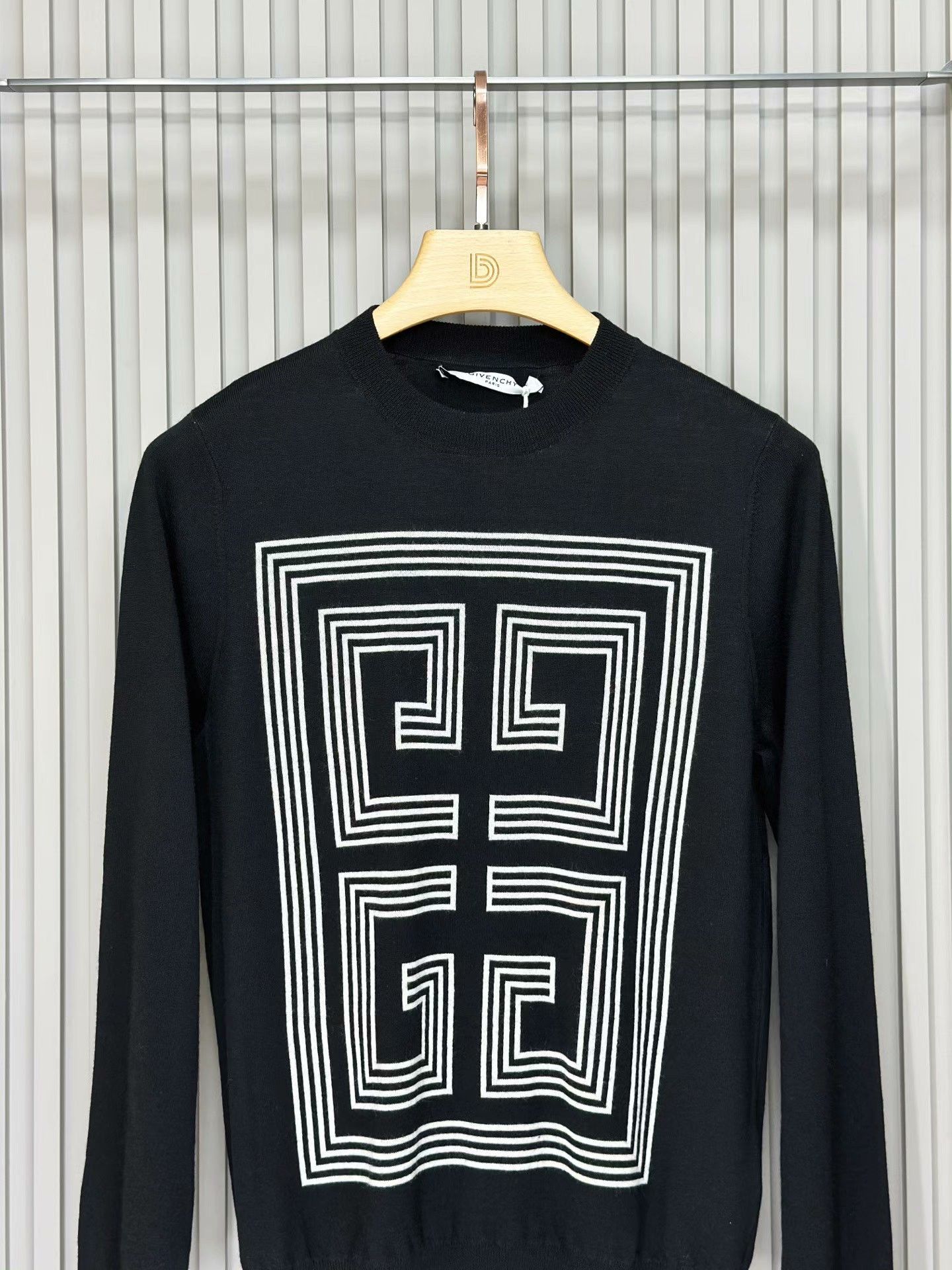 Givenchy Givenchy Black Casual Round Neck Wool Sweater Size M / US 6-8 / IT 42-44 - 3 Thumbnail