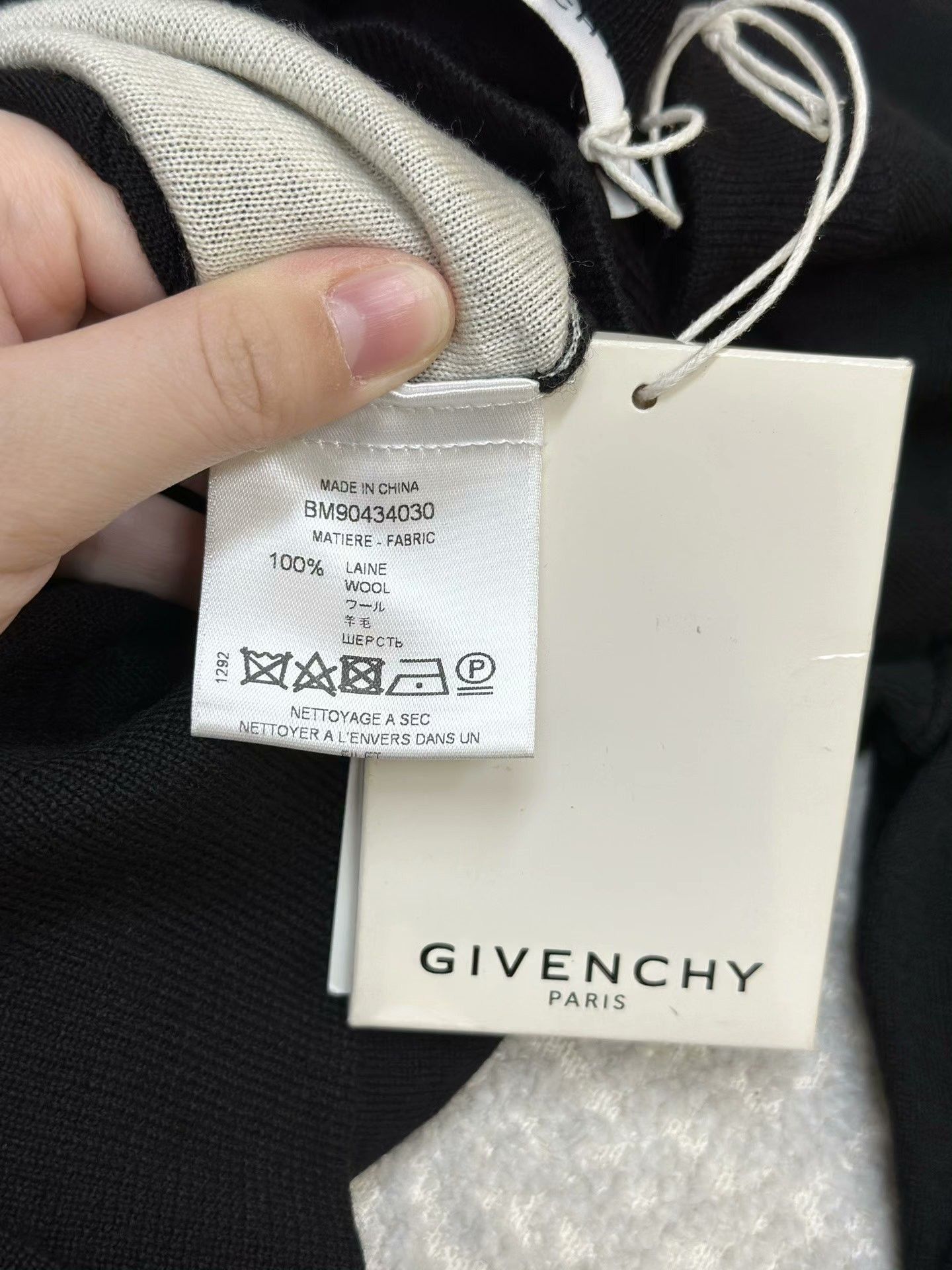 Givenchy Givenchy Black Casual Round Neck Wool Sweater Size M / US 6-8 / IT 42-44 - 5 Thumbnail