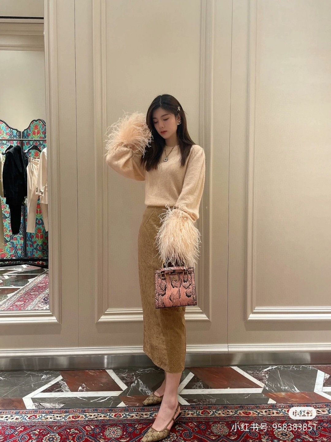 Gucci Gucci Detachable Ostrich Feather Sweater Size L / US 10 / IT 46 - 8 Thumbnail