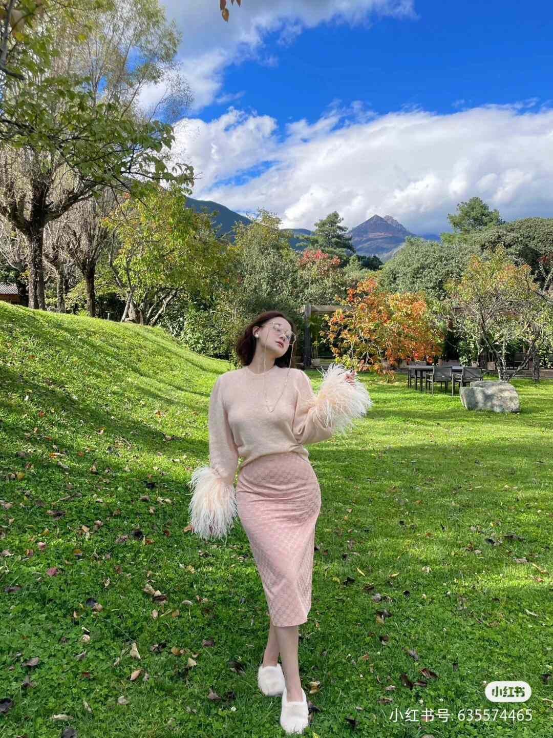 Gucci Gucci Detachable Ostrich Feather Sweater Size L / US 10 / IT 46 - 9 Thumbnail