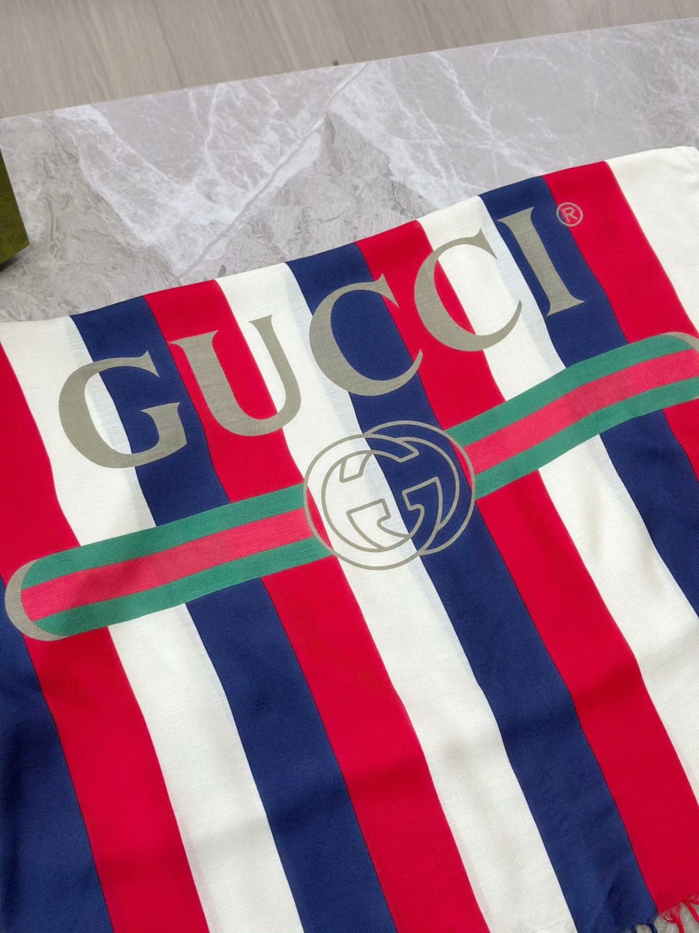 Gucci Gucci Colorblock Casual Long Silk Scarf Size ONE SIZE - 4 Thumbnail