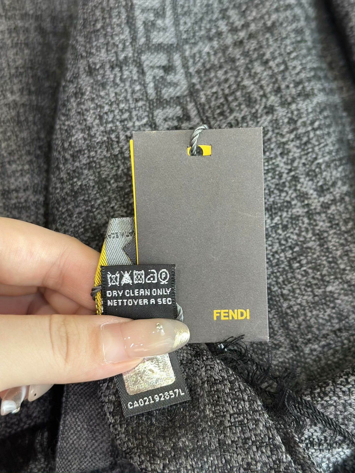 Fendi Fendi Black Gray Wool Scarf Size ONE SIZE - 8 Thumbnail