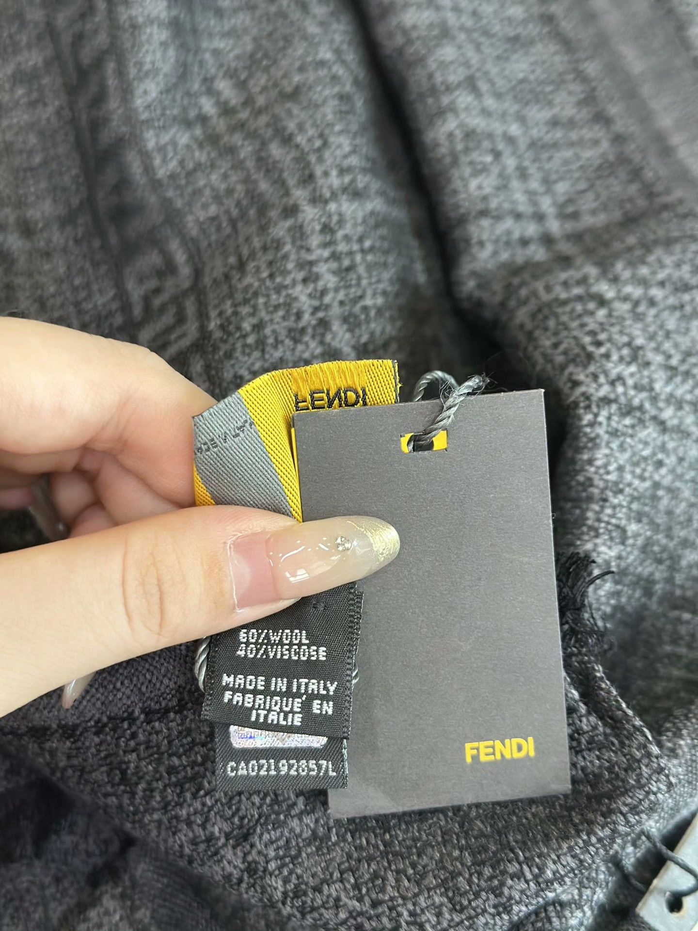 Fendi Fendi Black Gray Wool Scarf Size ONE SIZE - 7 Thumbnail