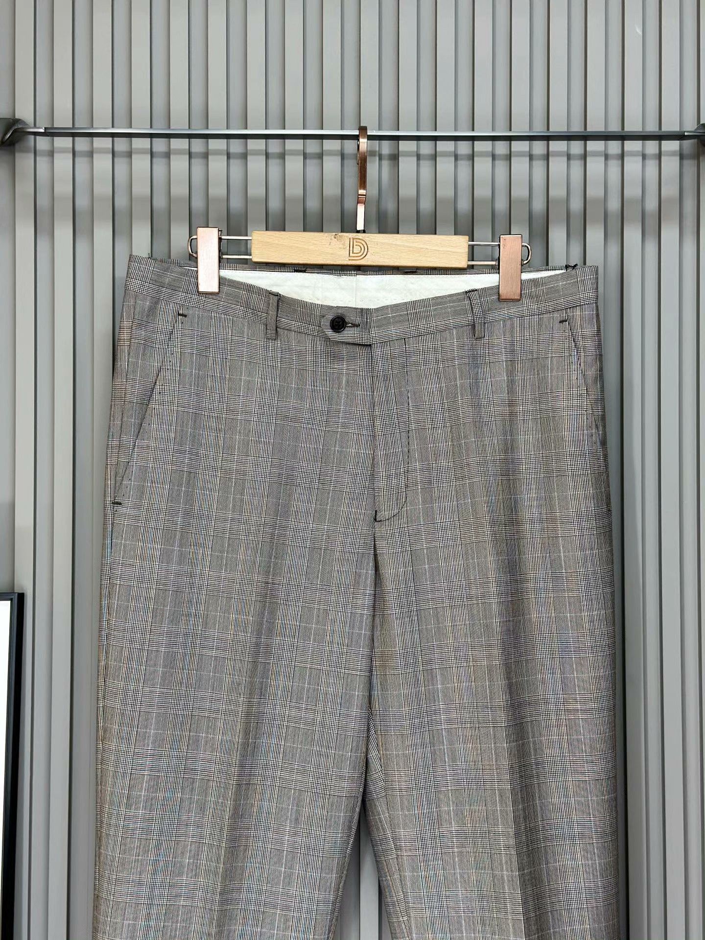 Ermenegildo Zegna Ermenegildo Zegna Gray-Brown Wool Suit Size US M / EU 48-50 / 2 - 9 Thumbnail