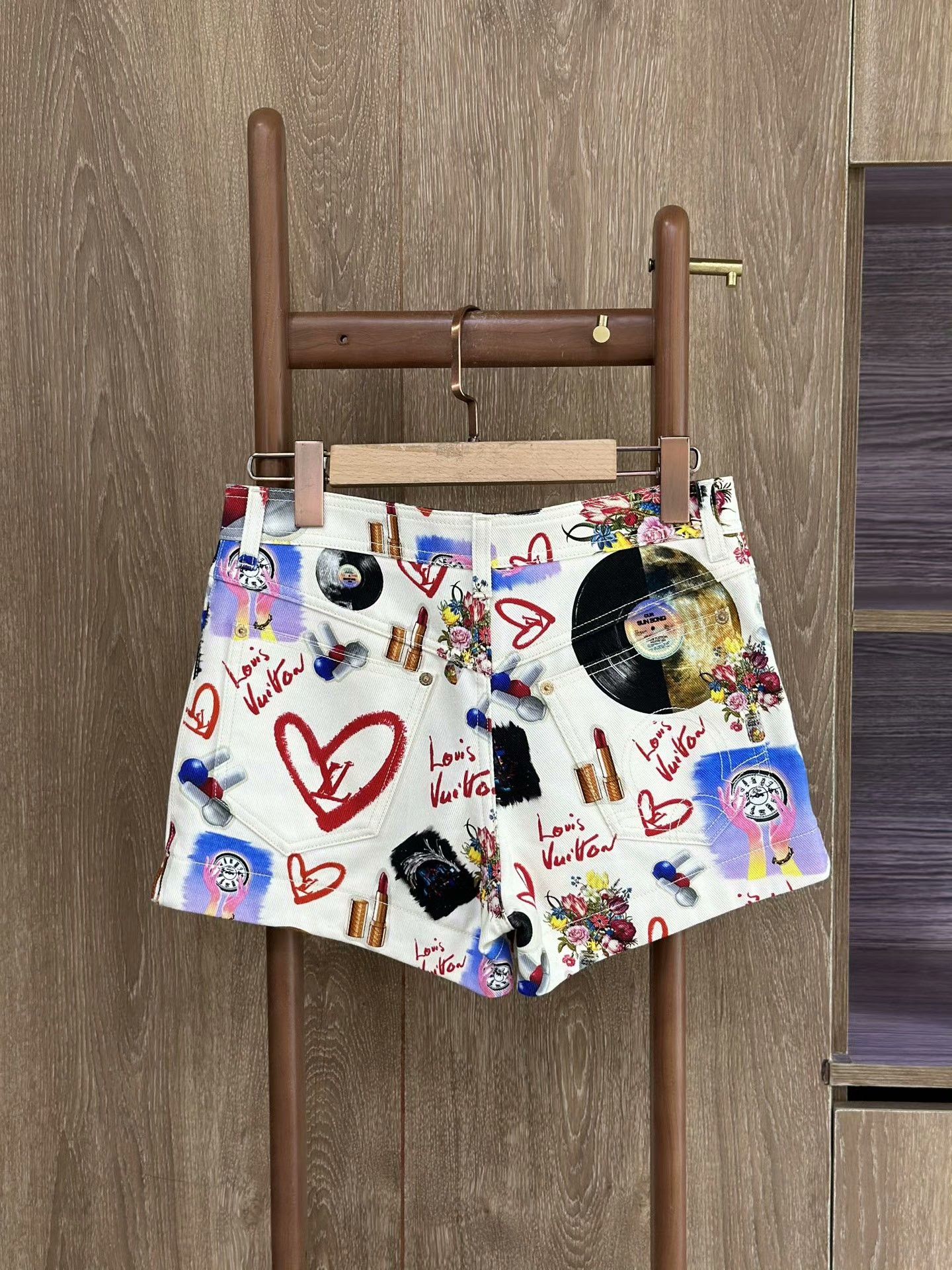 Louis Vuitton Louis Vuitton Printed Casual Shorts Size 36" / US 14 / IT 50 - 2 Thumbnail