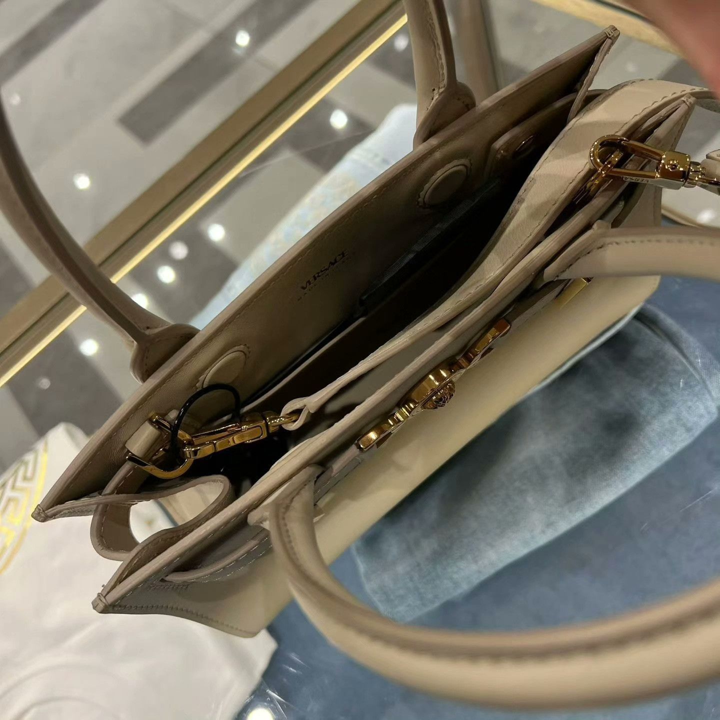 Versace Versace White Medusa Tote Bag Size ONE SIZE - 5 Thumbnail