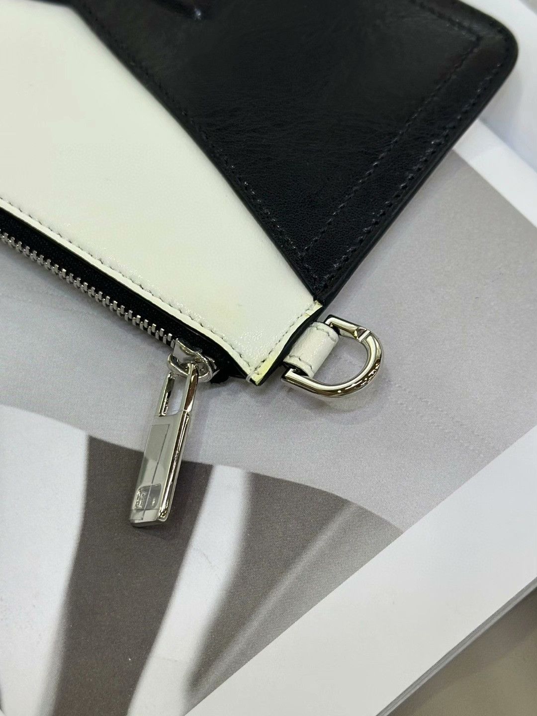 Givenchy Givenchy Black White Colorblock Handbag Size ONE SIZE - 4 Thumbnail