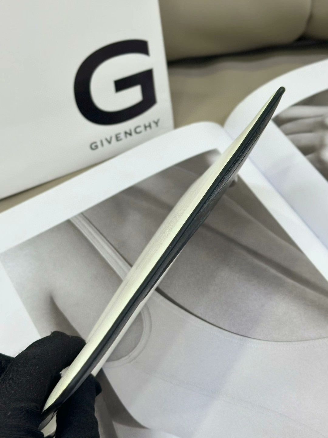 Givenchy Givenchy Black White Colorblock Handbag Size ONE SIZE - 7 Thumbnail