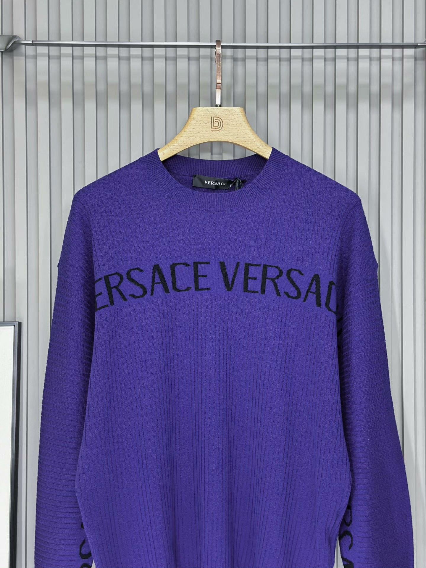 Versace Versace Purple Embroidered Casual Crewneck Sweater Size US S / EU 44-46 / 1 - 3 Thumbnail