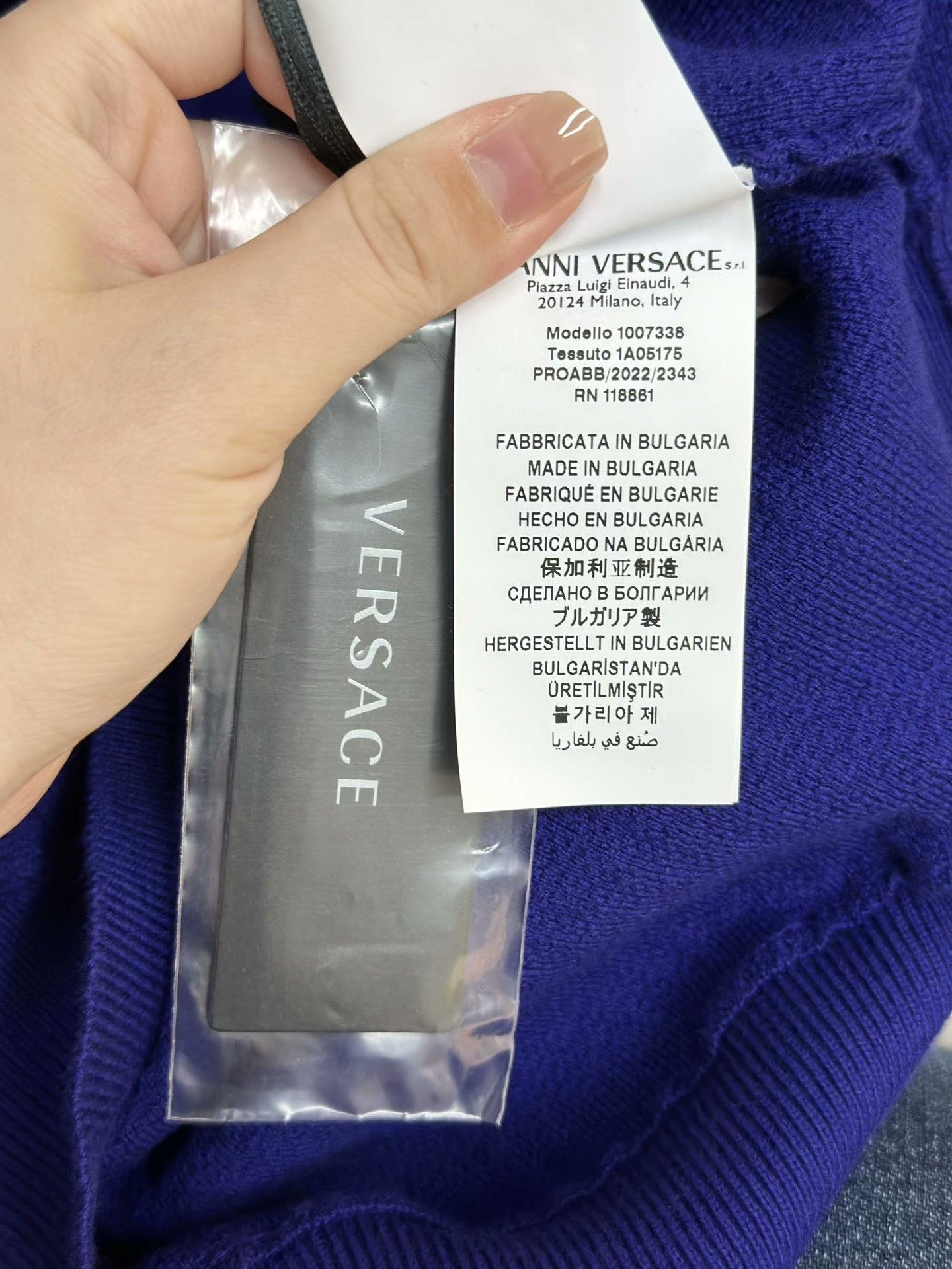 Versace Versace Purple Embroidered Casual Crewneck Sweater Size US S / EU 44-46 / 1 - 5 Thumbnail