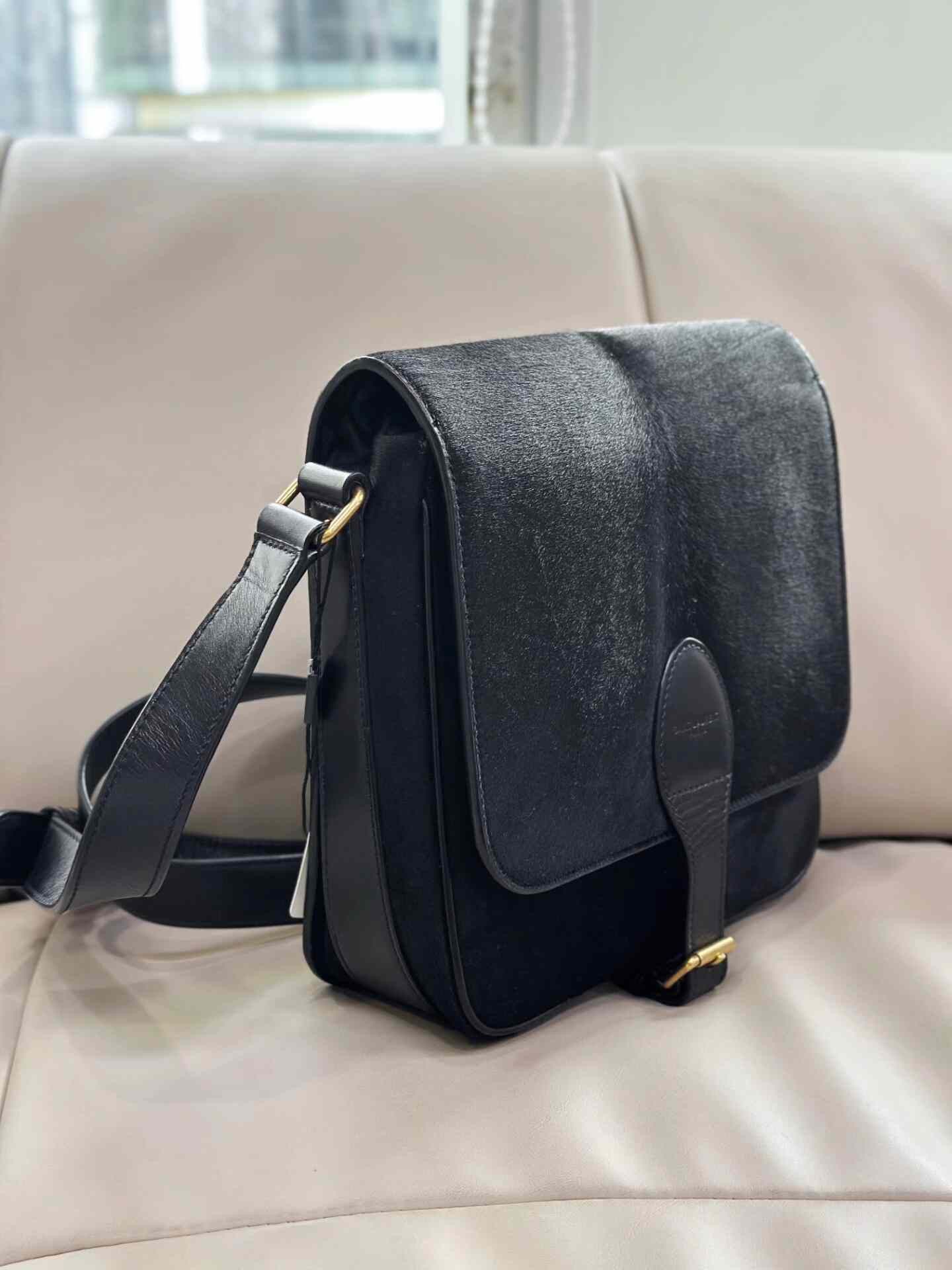 Saint Laurent Paris Saint Laurent Black Suede Flap Crossbody Saddle Bag Size ONE SIZE - 4 Thumbnail