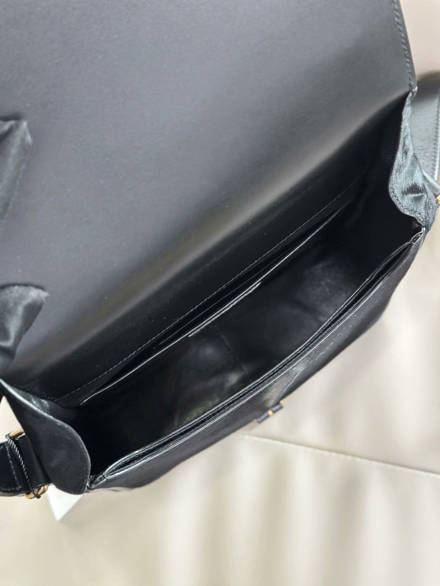 Saint Laurent Paris Saint Laurent Black Suede Flap Crossbody Saddle Bag Size ONE SIZE - 7 Thumbnail