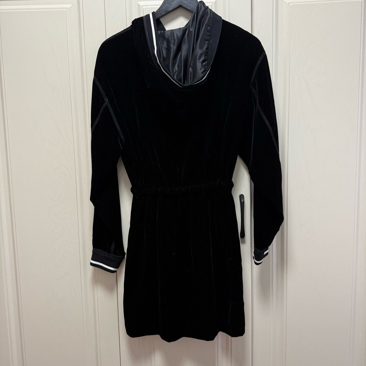 Miu Miu Miu Miu Black Letter Logo Velvet Dress Size S / US 4 / IT 40 - 2 Thumbnail