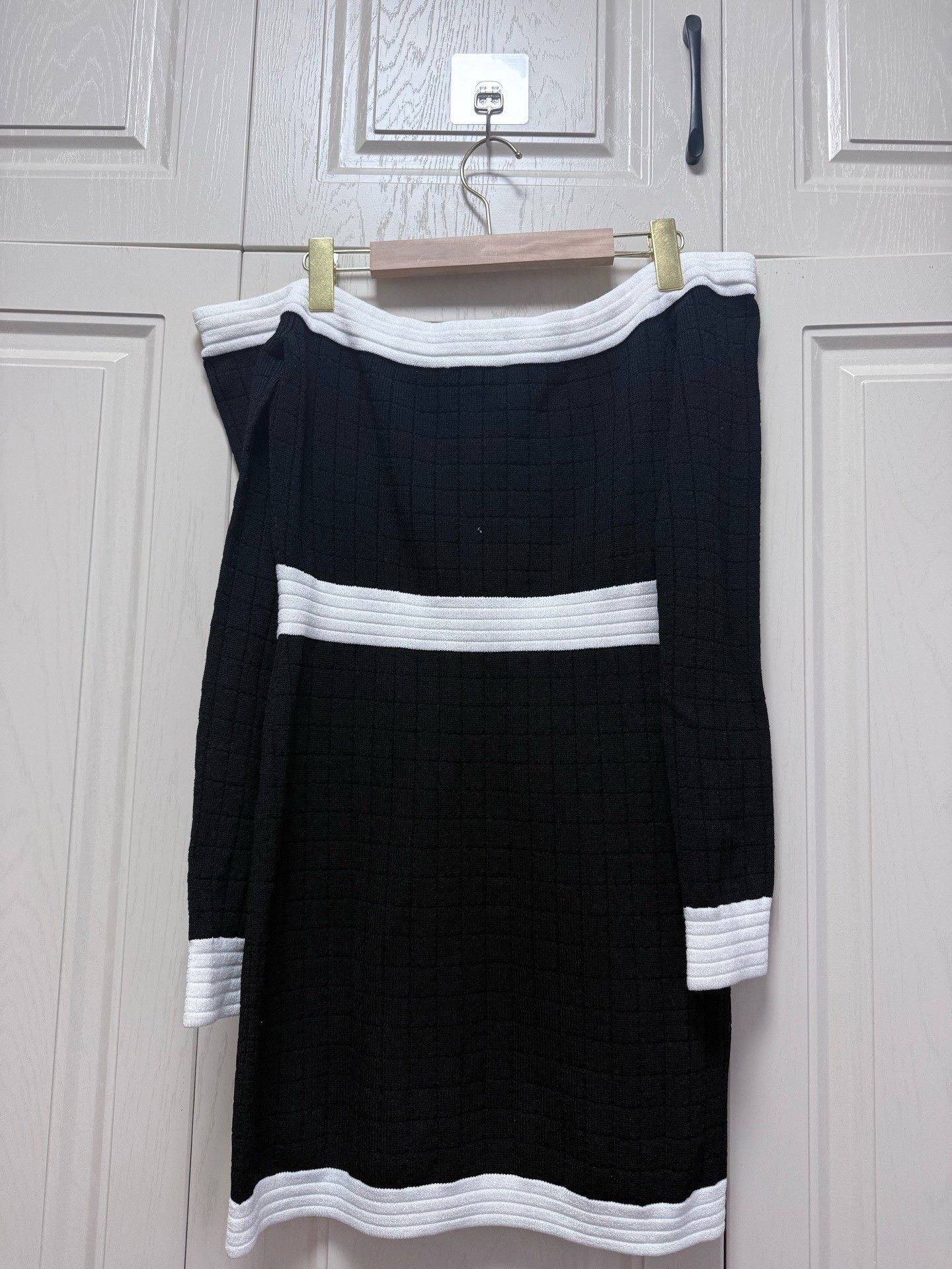 Balmain Balmain Black White Knit Off-Shoulder Dress Size S / US 4 / IT 40 - 2 Thumbnail
