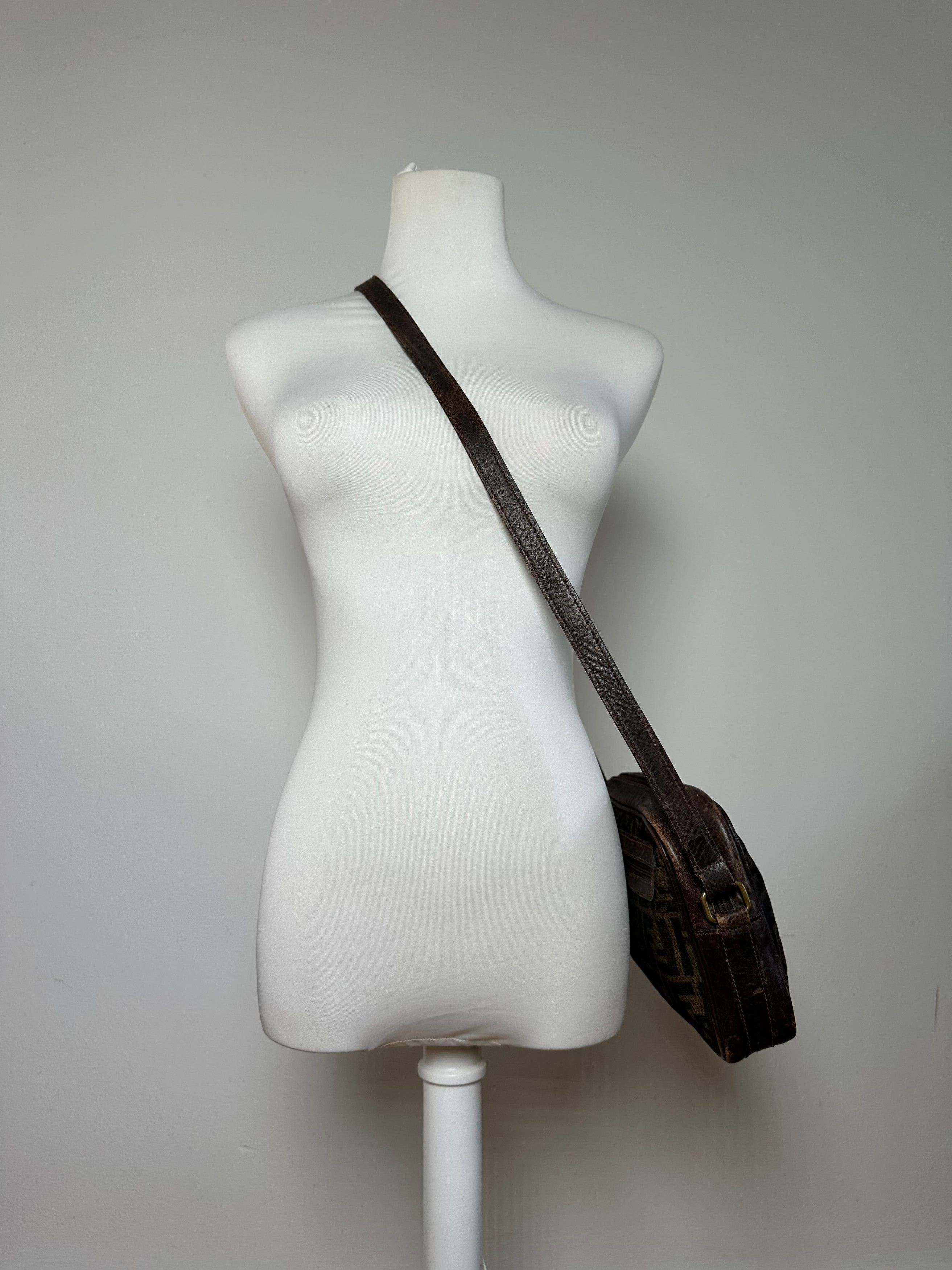 Fendi Vintage Monogram Shoulder Bag Brown Size ONE SIZE - 13 Thumbnail