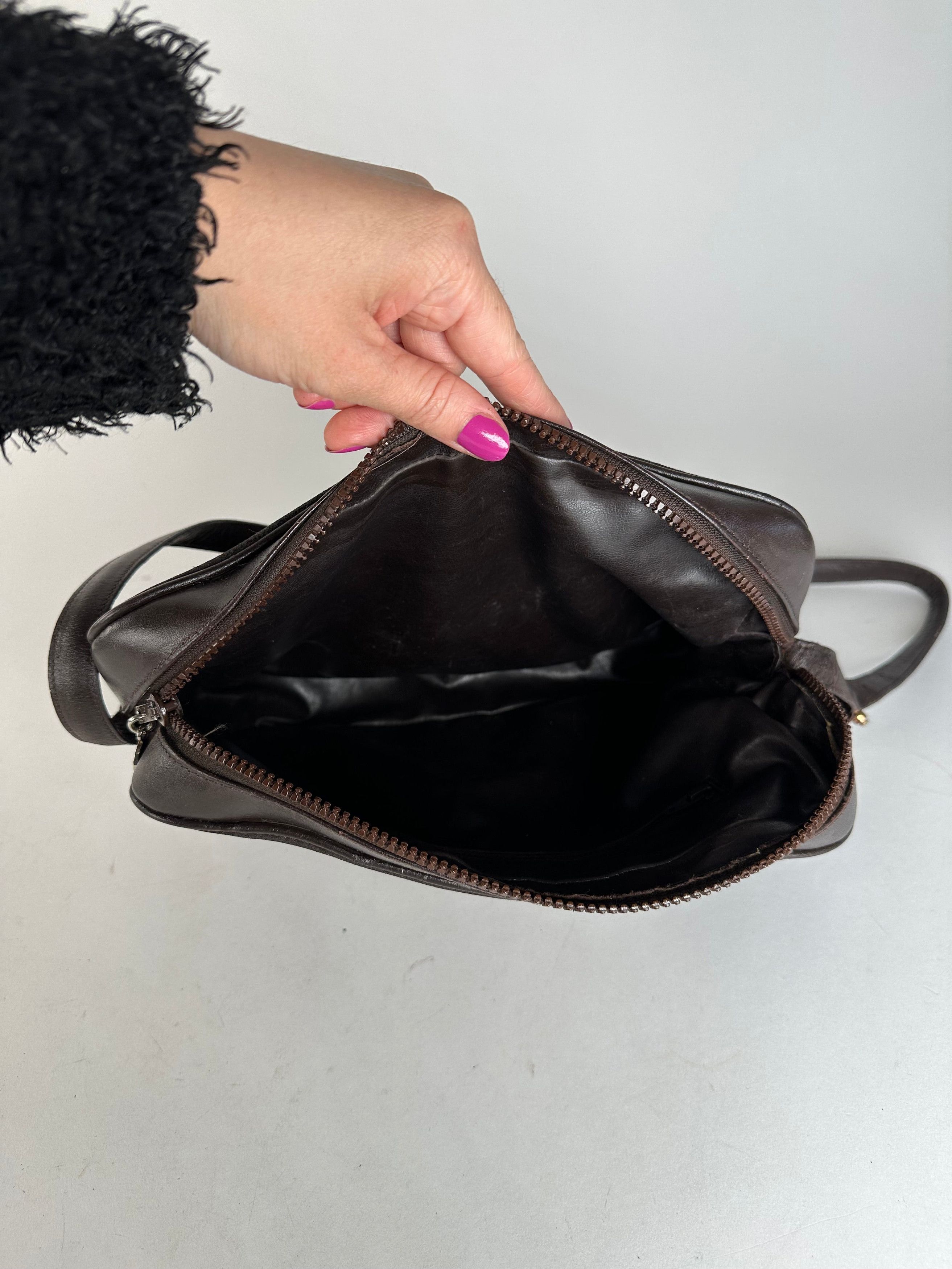 Celine Vintage Paris Triomphe Monogram Suede Shoulder Bag Brown Size ONE SIZE - 6 Thumbnail