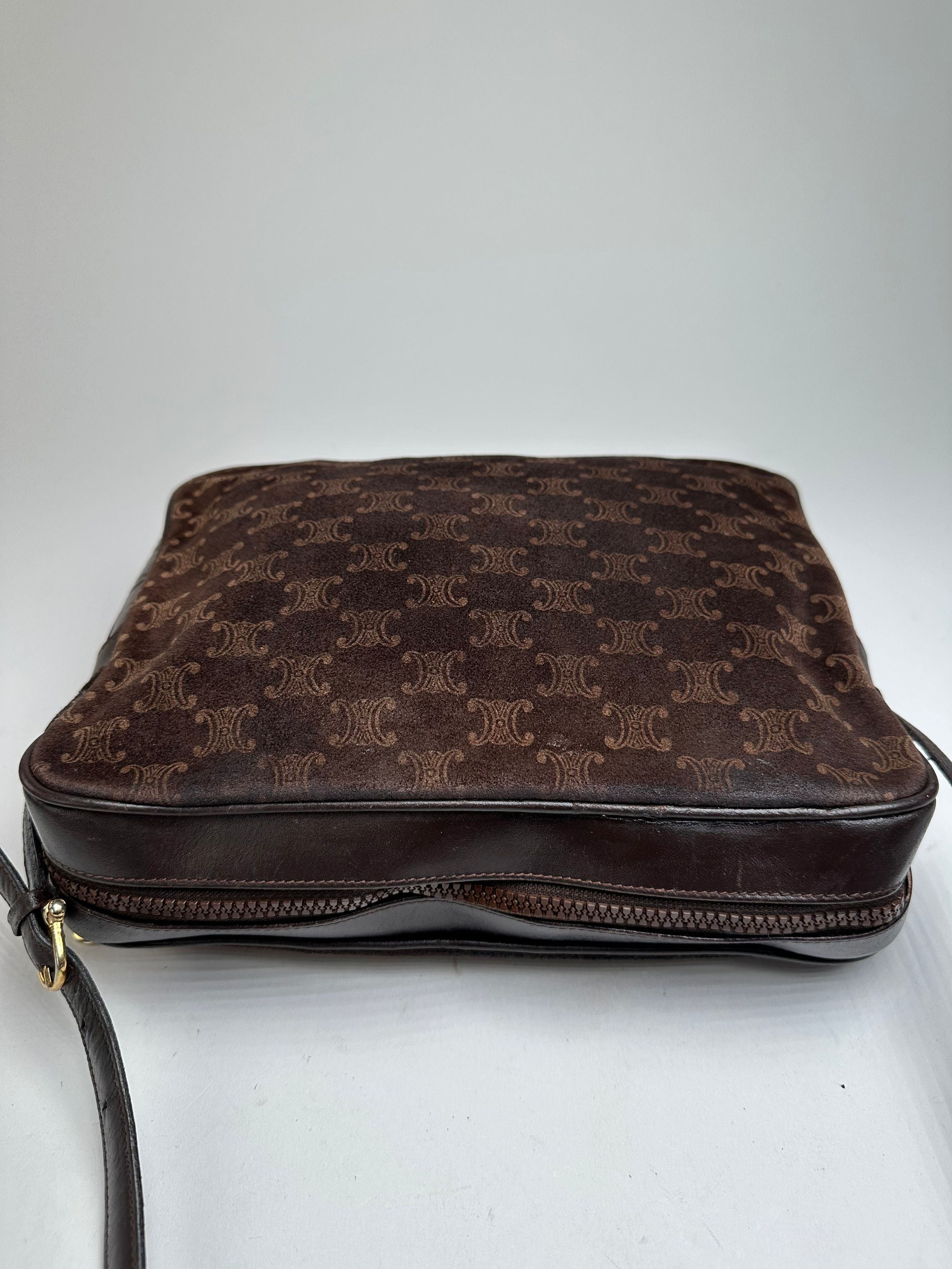 Celine Vintage Paris Triomphe Monogram Suede Shoulder Bag Brown Size ONE SIZE - 4 Thumbnail