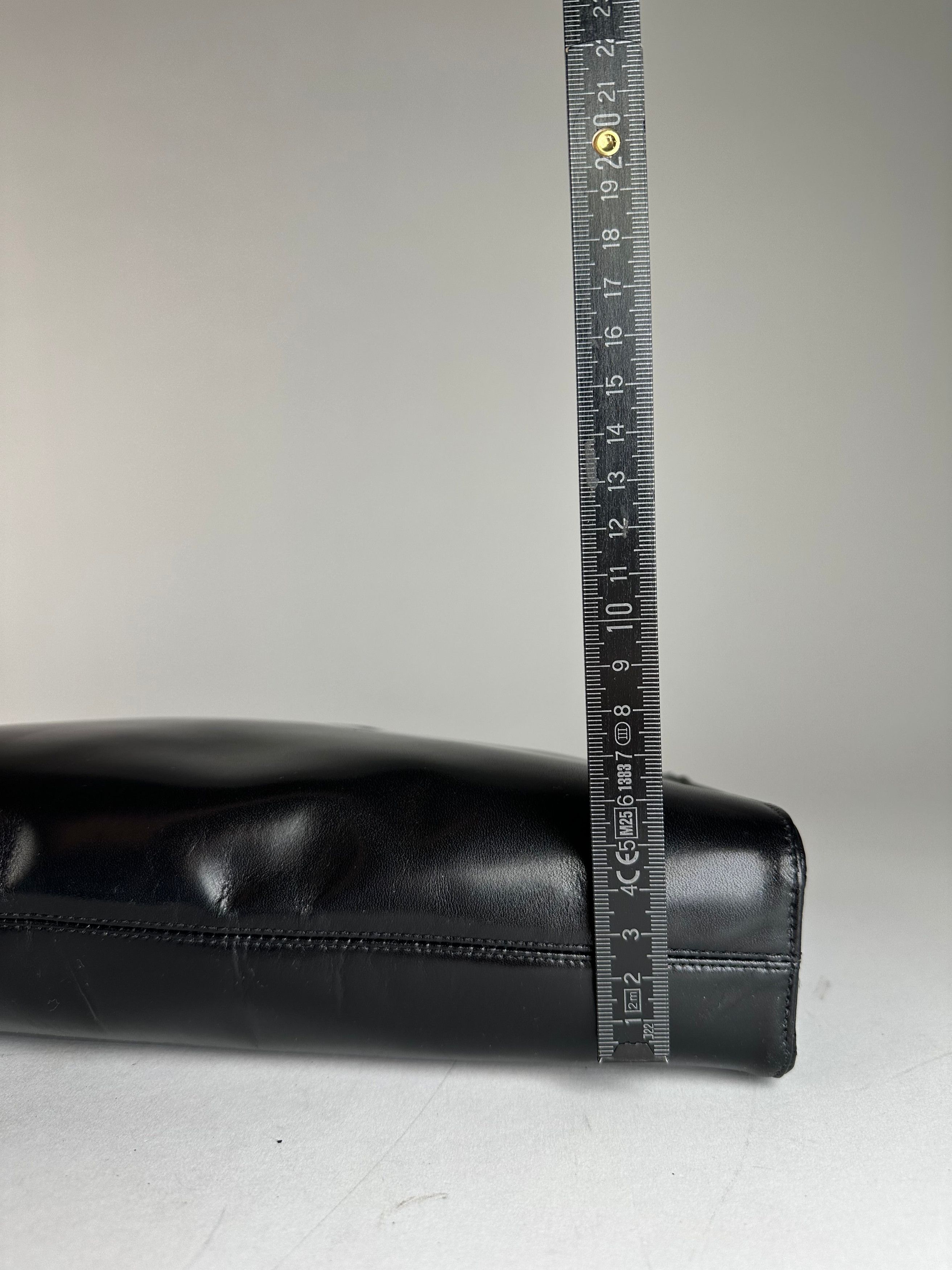 Givenchy Vintage Leather Clutch Black Size ONE SIZE - 10 Thumbnail