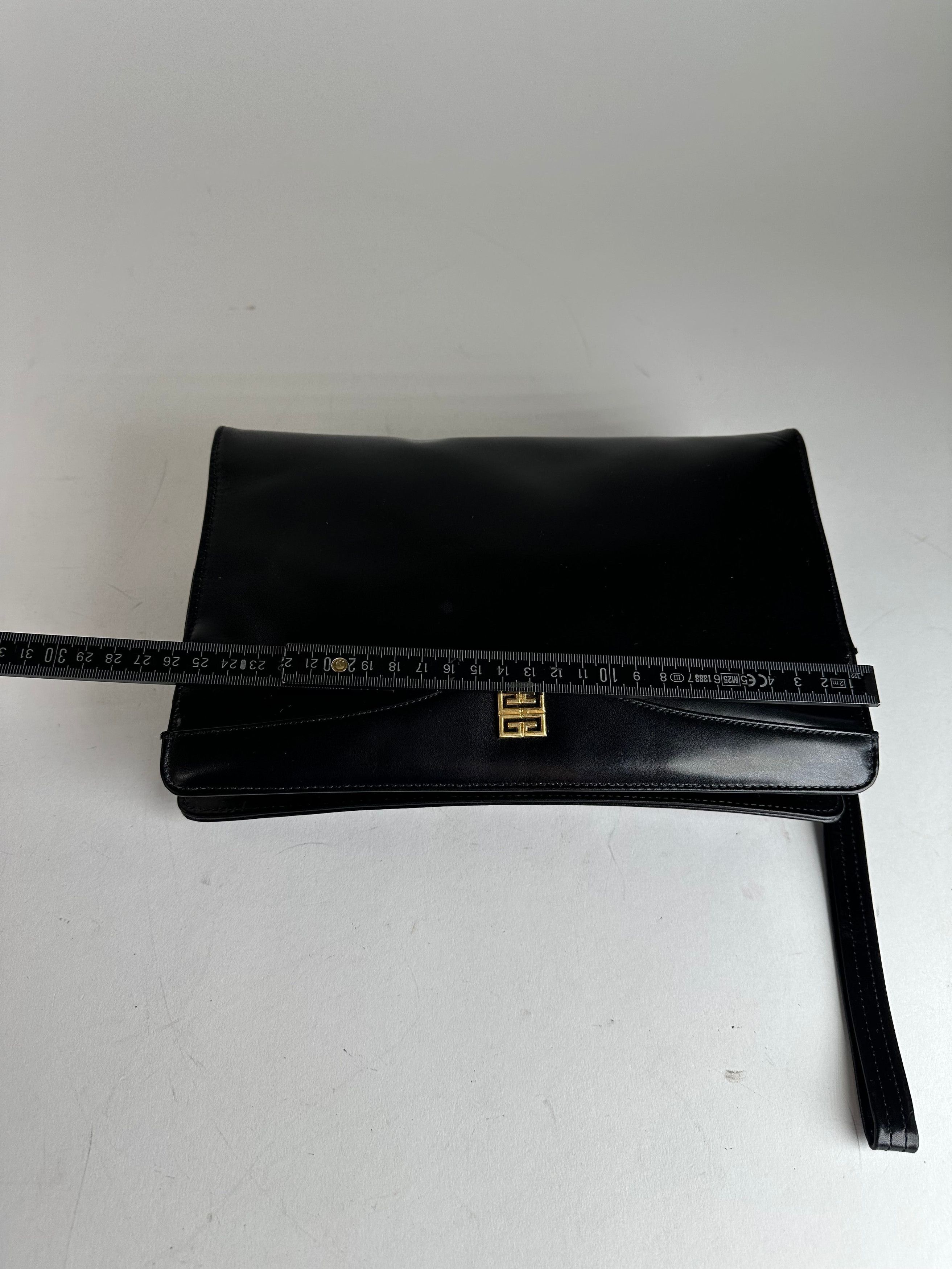 Givenchy Vintage Leather Clutch Black Size ONE SIZE - 9 Thumbnail