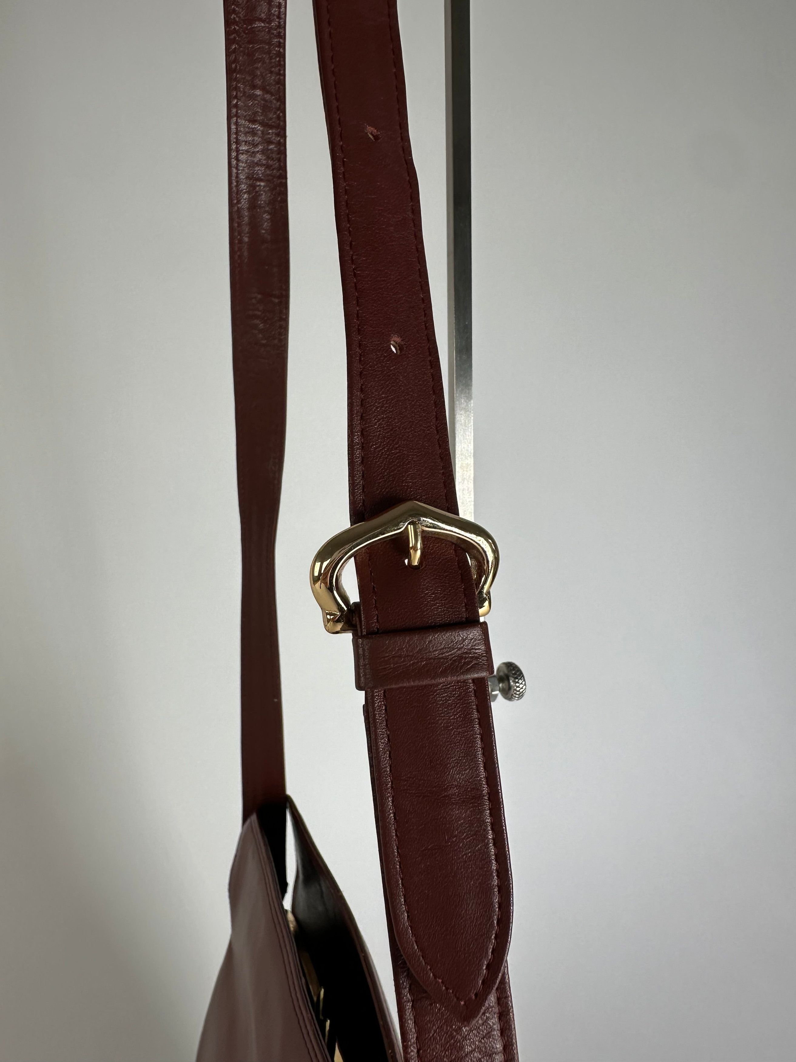 Cartier Vintage Leather Shoulder Bag Burgundy Size ONE SIZE - 8 Thumbnail