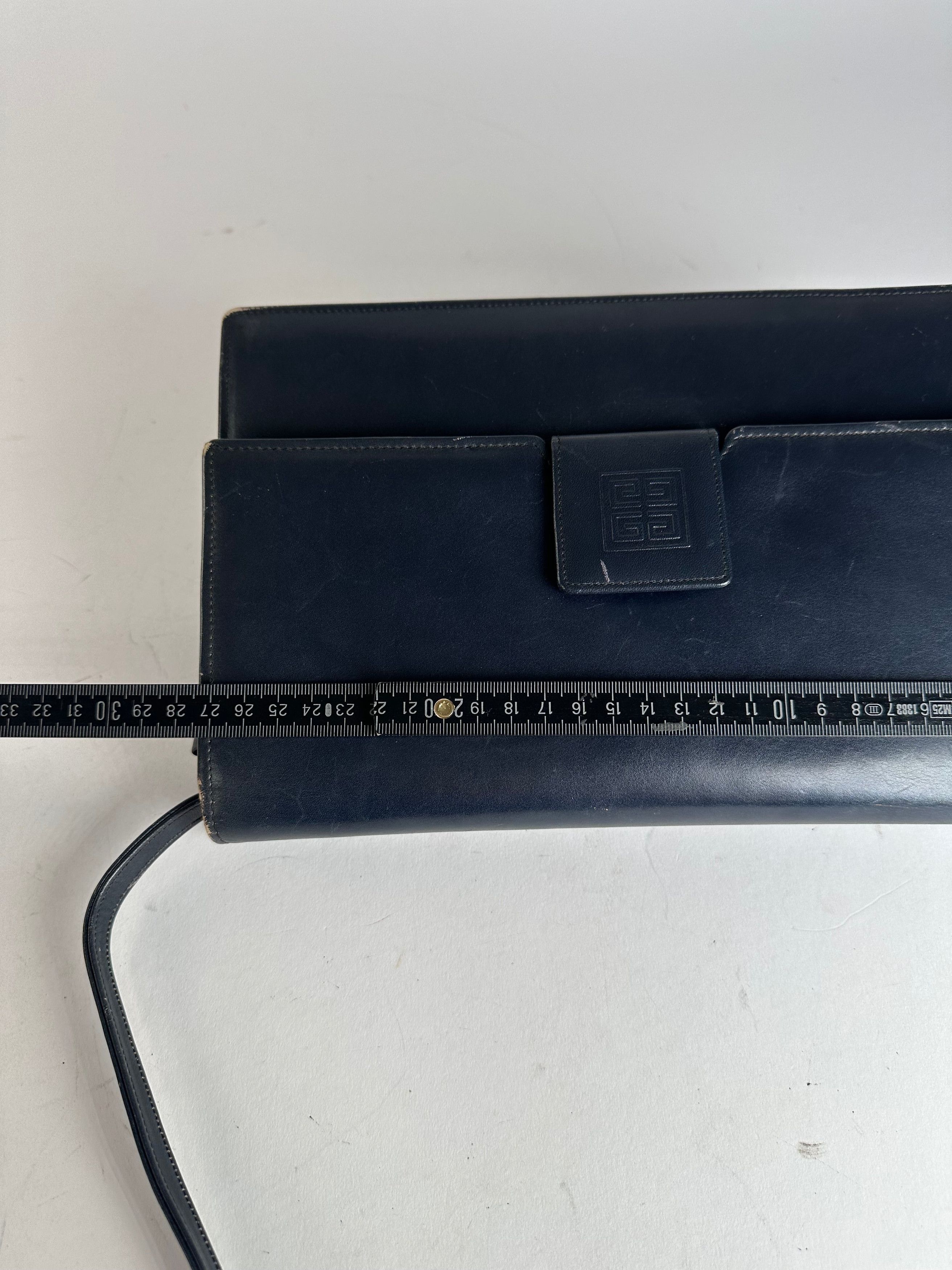 Givenchy Vintage Leather Shoulder Bag Navy Size ONE SIZE - 15 Thumbnail