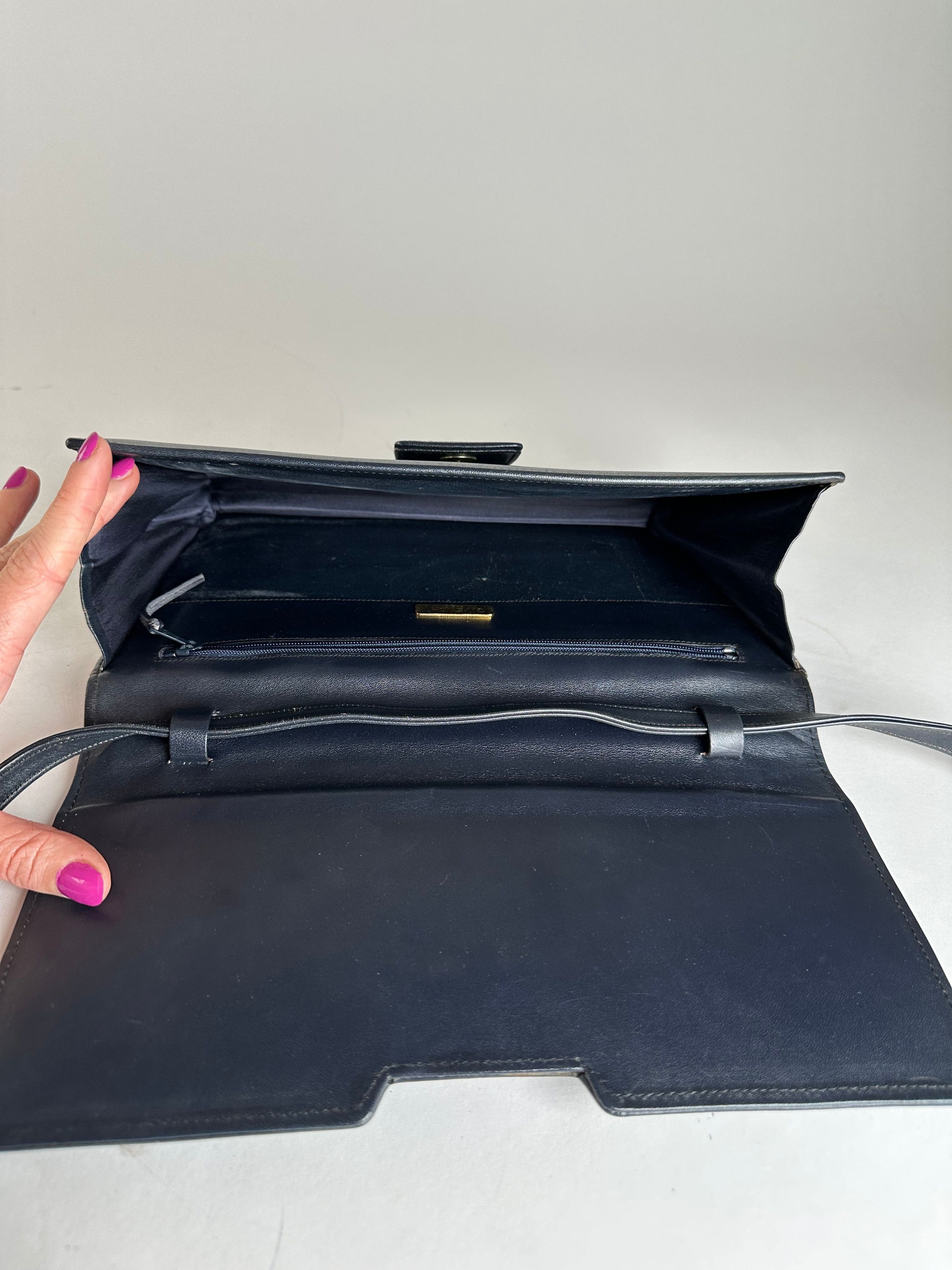 Givenchy Vintage Leather Shoulder Bag Navy Size ONE SIZE - 10 Thumbnail