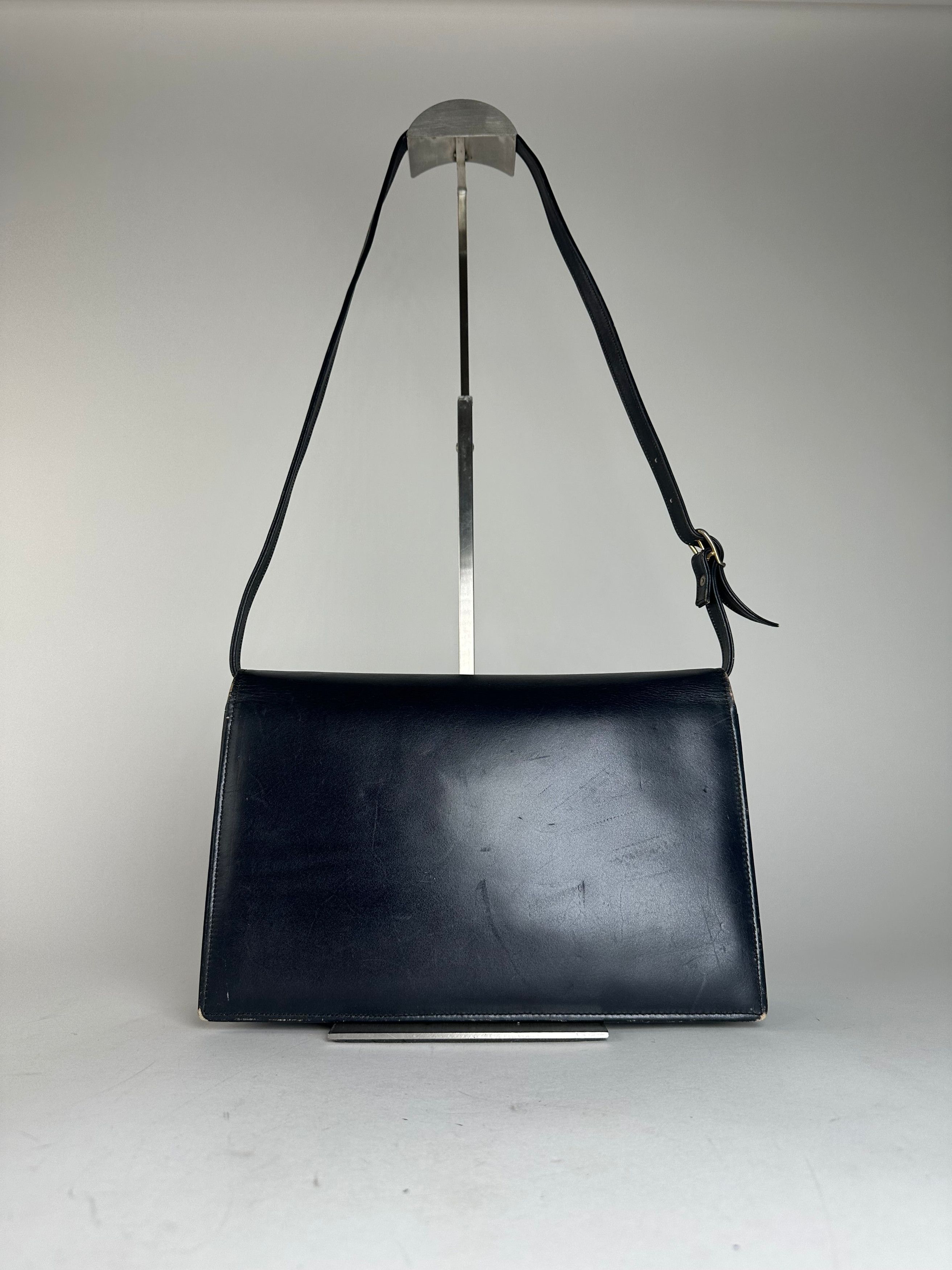 Givenchy Vintage Leather Shoulder Bag Navy Size ONE SIZE - 2 Thumbnail