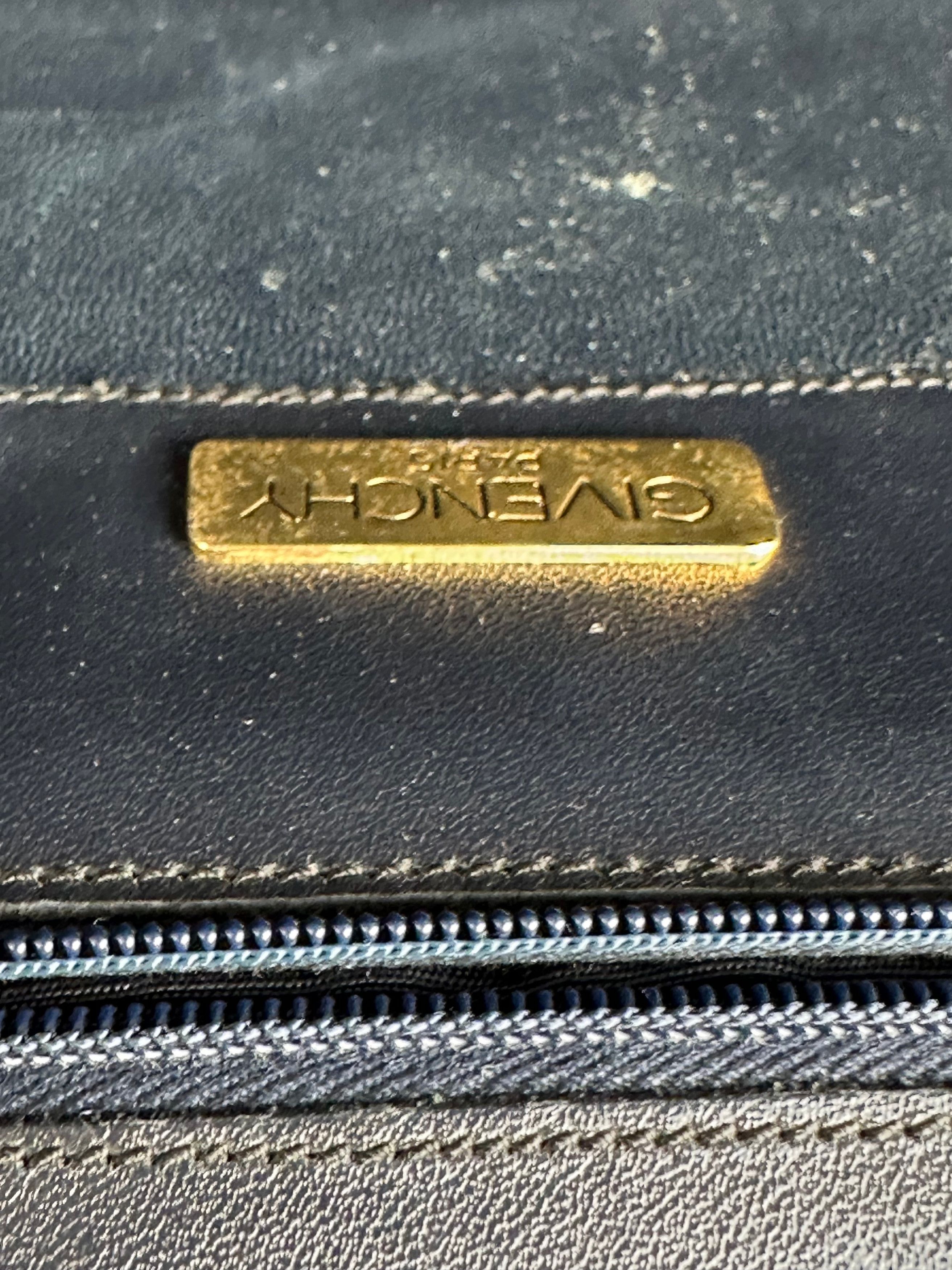 Givenchy Vintage Leather Shoulder Bag Navy Size ONE SIZE - 11 Thumbnail