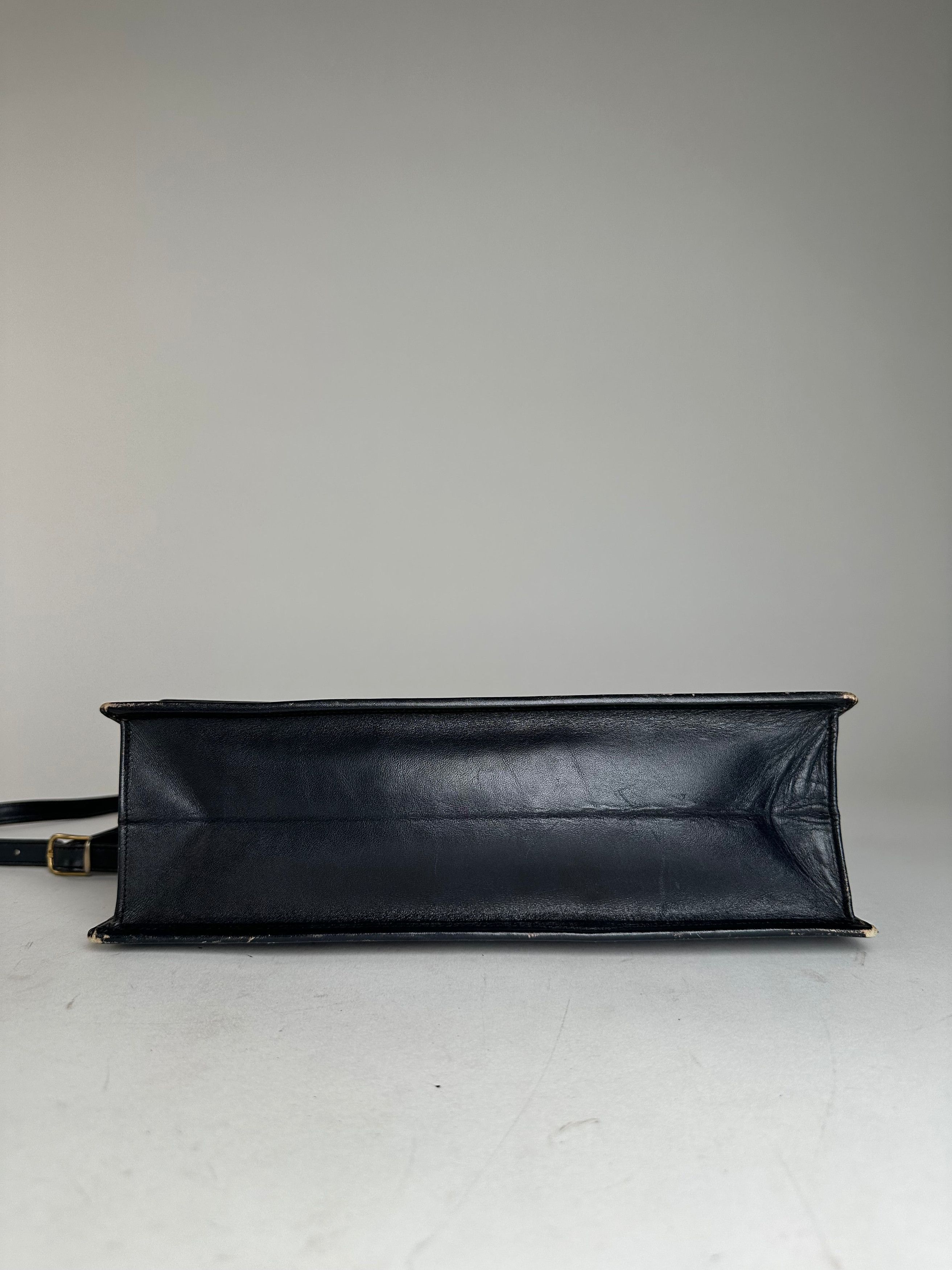 Givenchy Vintage Leather Shoulder Bag Navy Size ONE SIZE - 9 Thumbnail